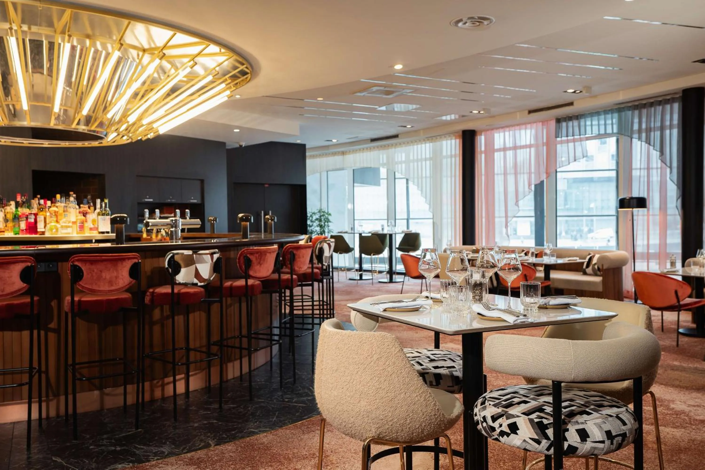 Restaurant/places to eat in Hilton Paris La Défense