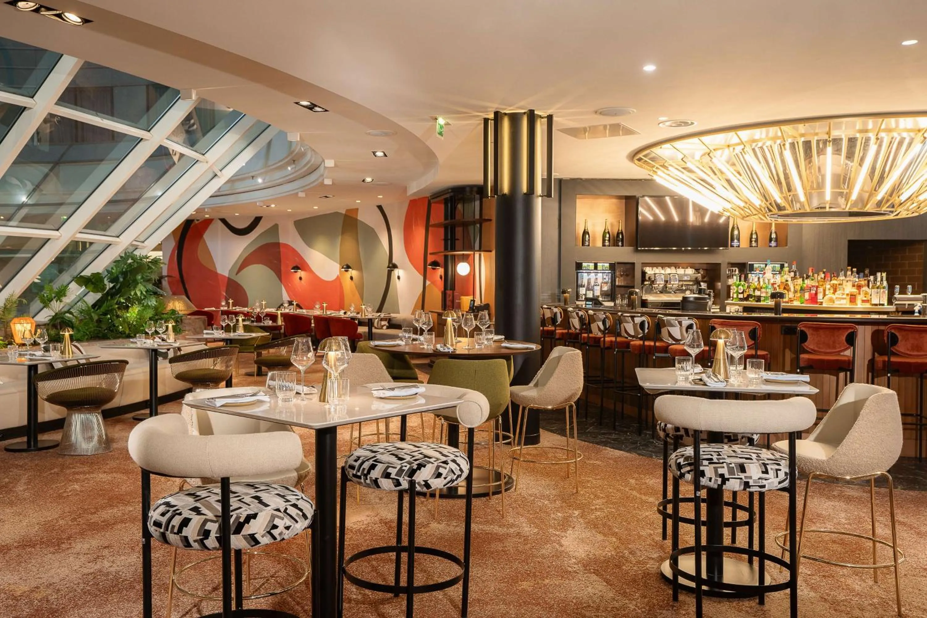 Restaurant/places to eat in Hilton Paris La Défense