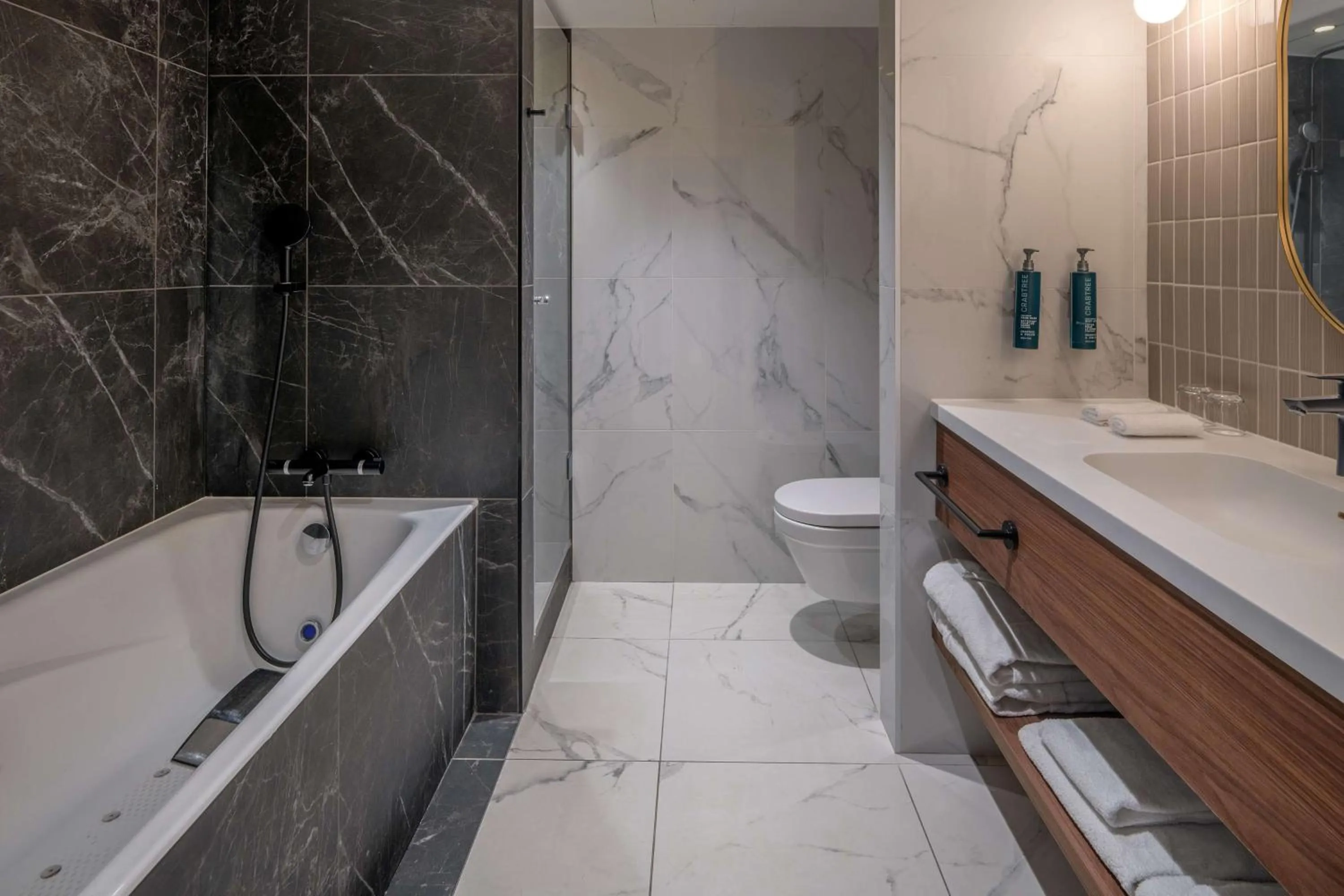 Bathroom in Hilton Paris La Défense