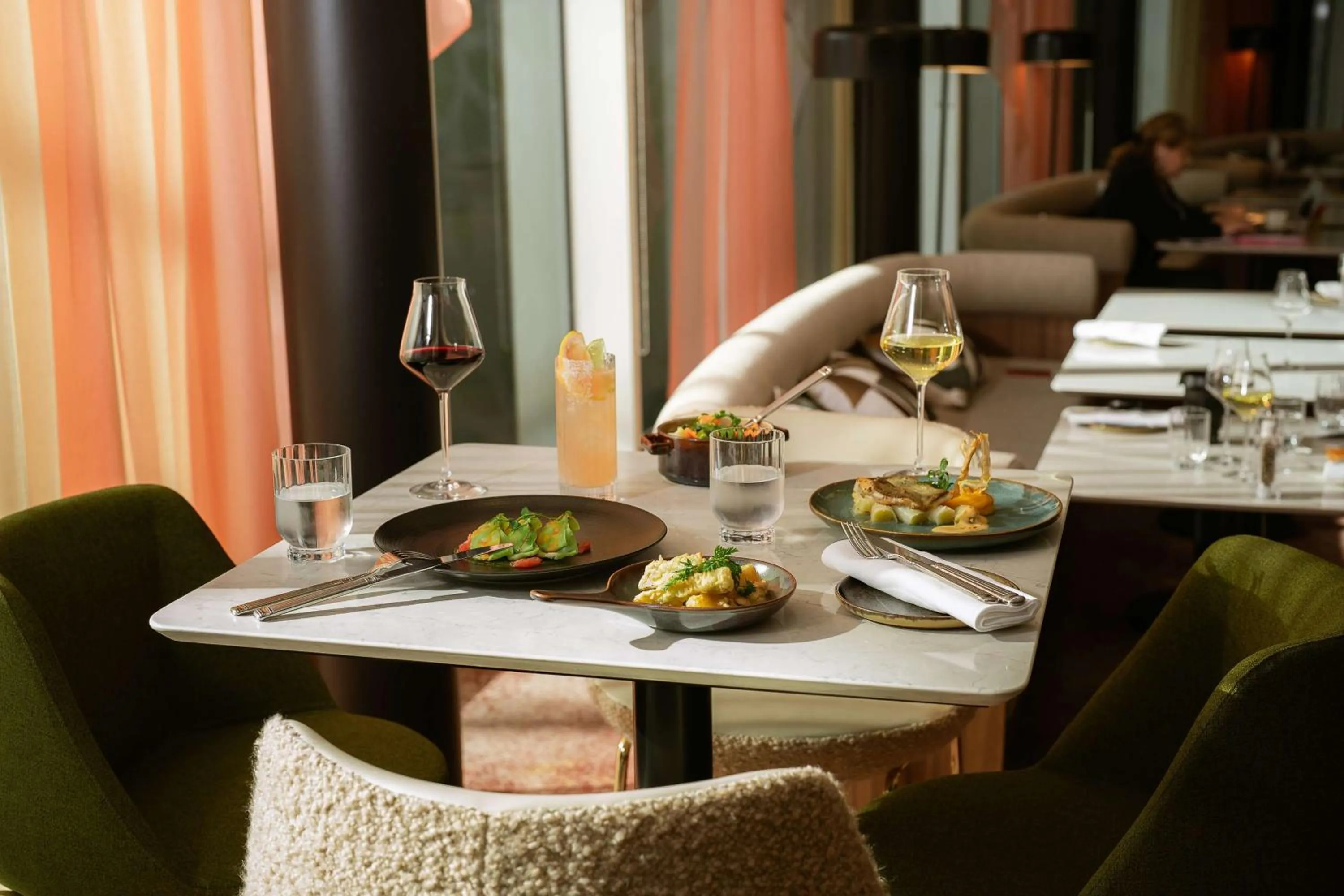 Restaurant/places to eat in Hilton Paris La Défense