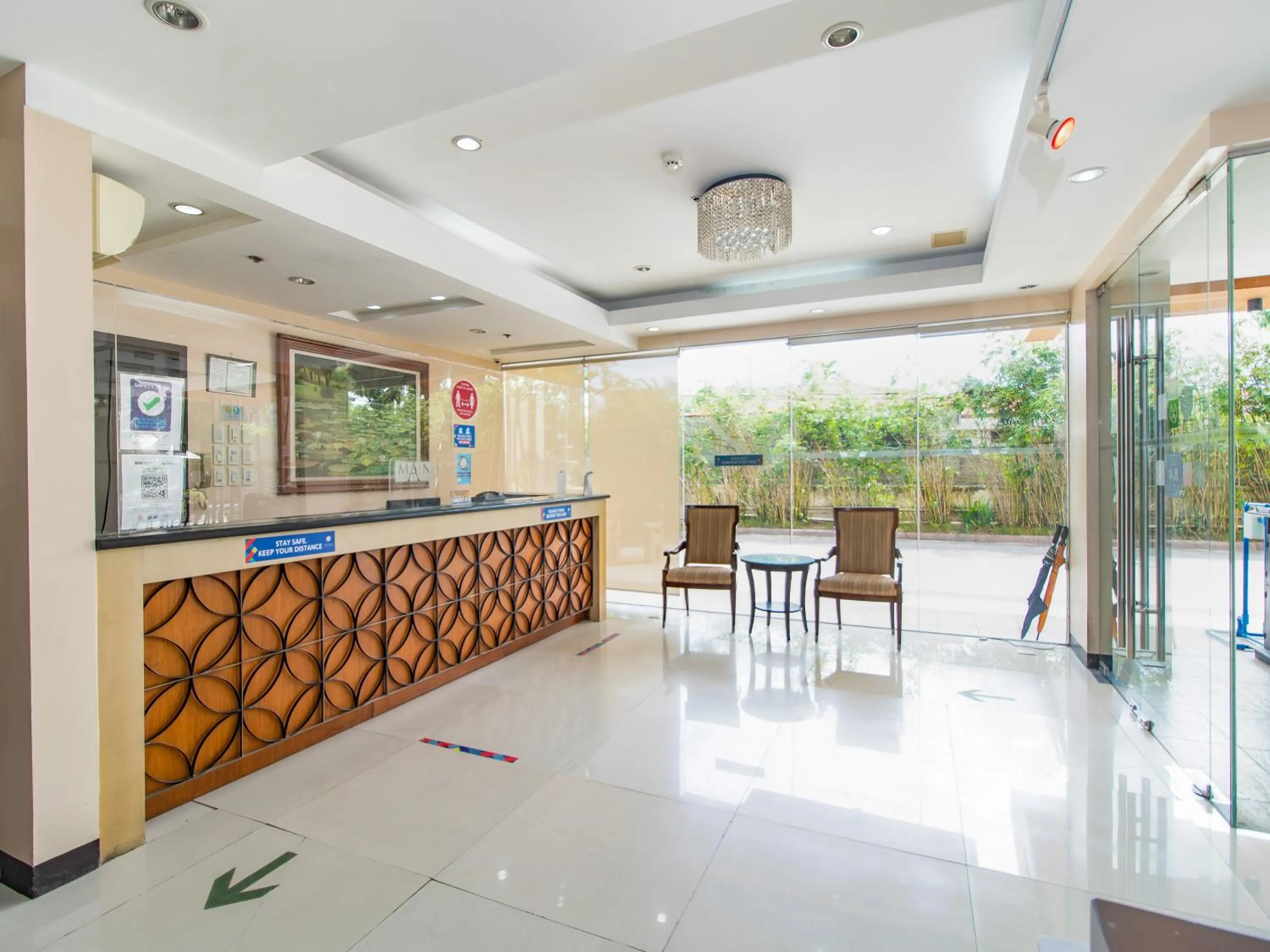 Lobby or reception in Main Hotel & Suites