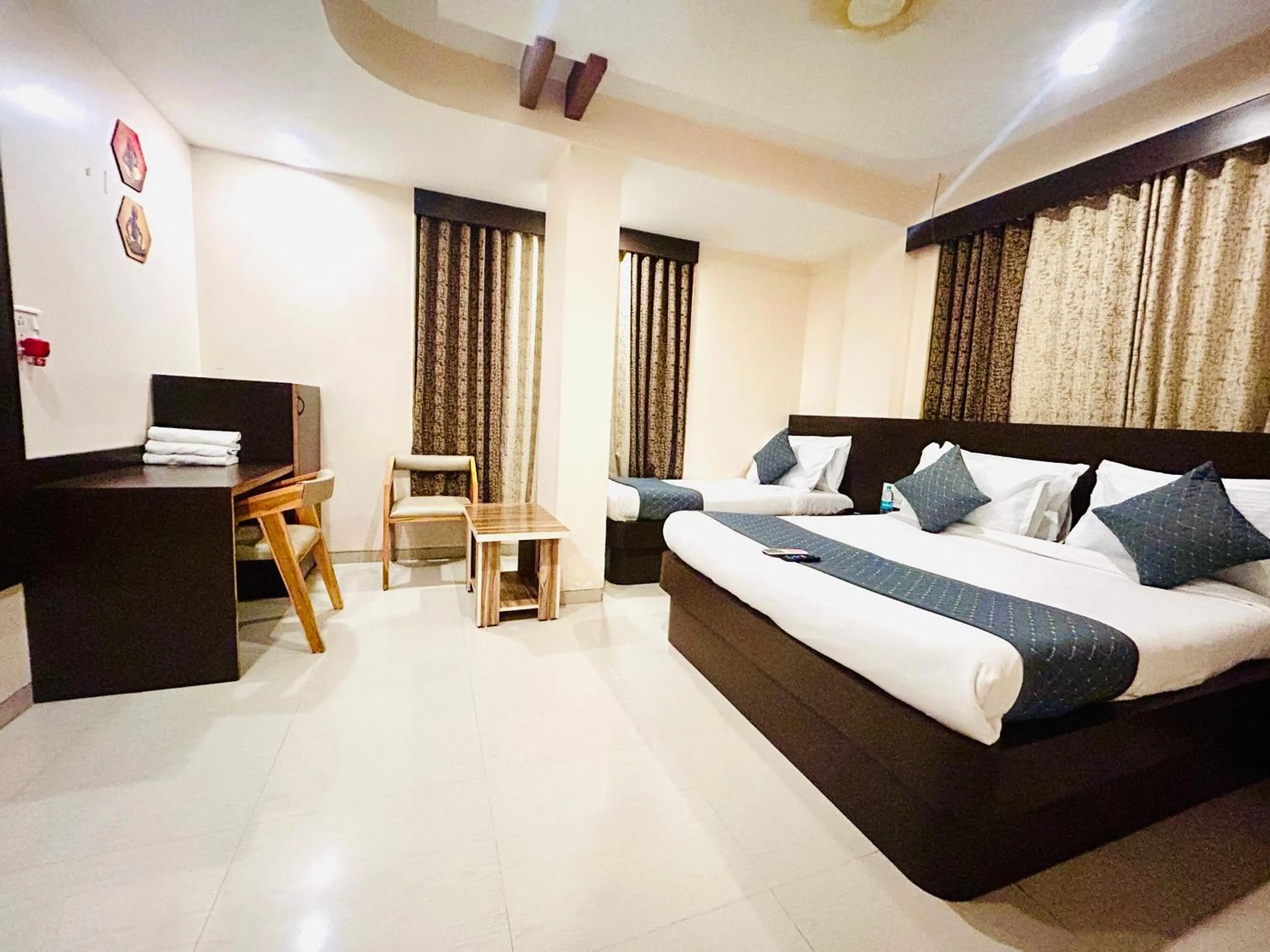 Bedroom, Bed in Hotel Krishna Sai Kutir