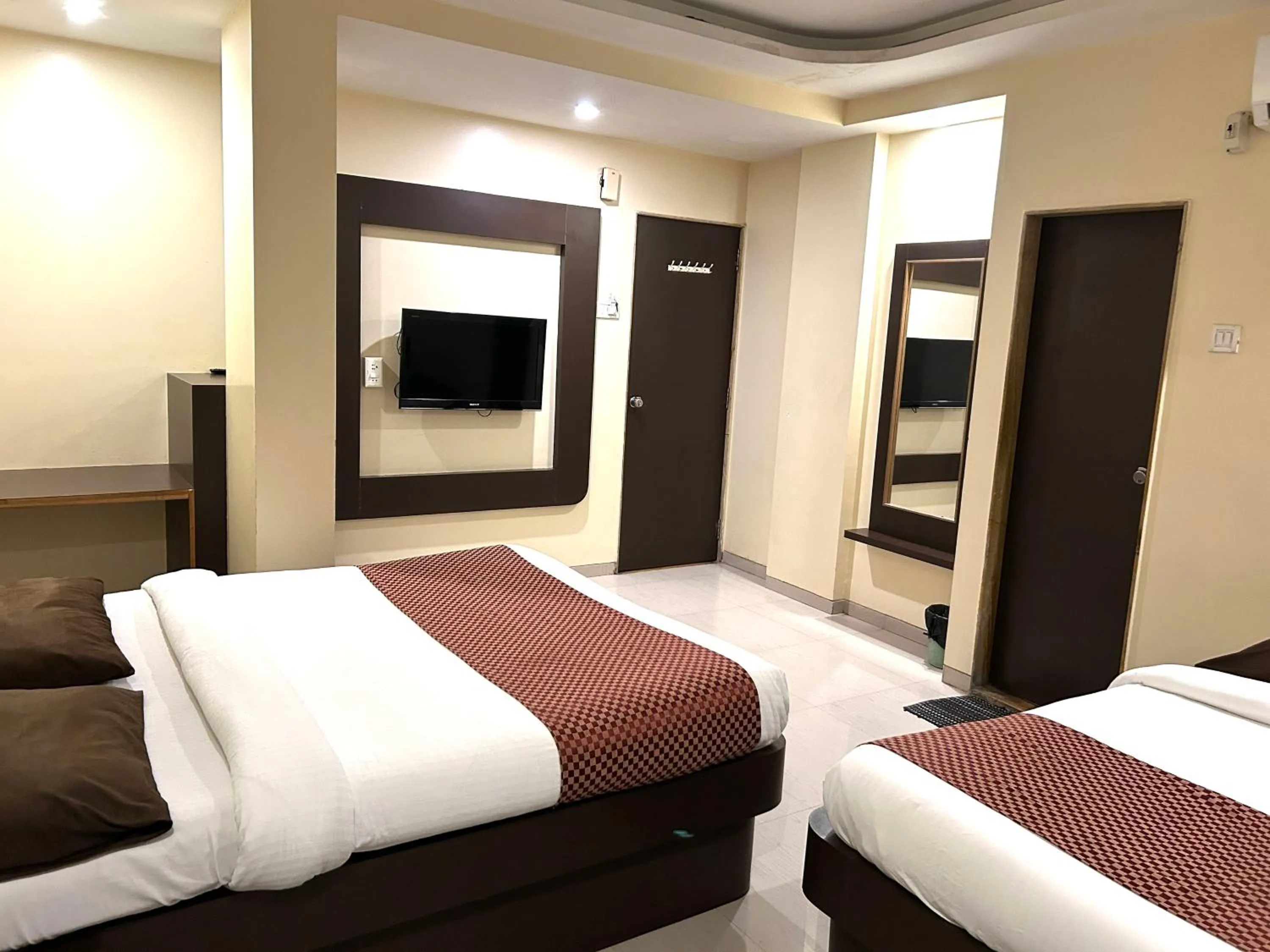 Bedroom, Bed in Hotel Krishna Sai Kutir