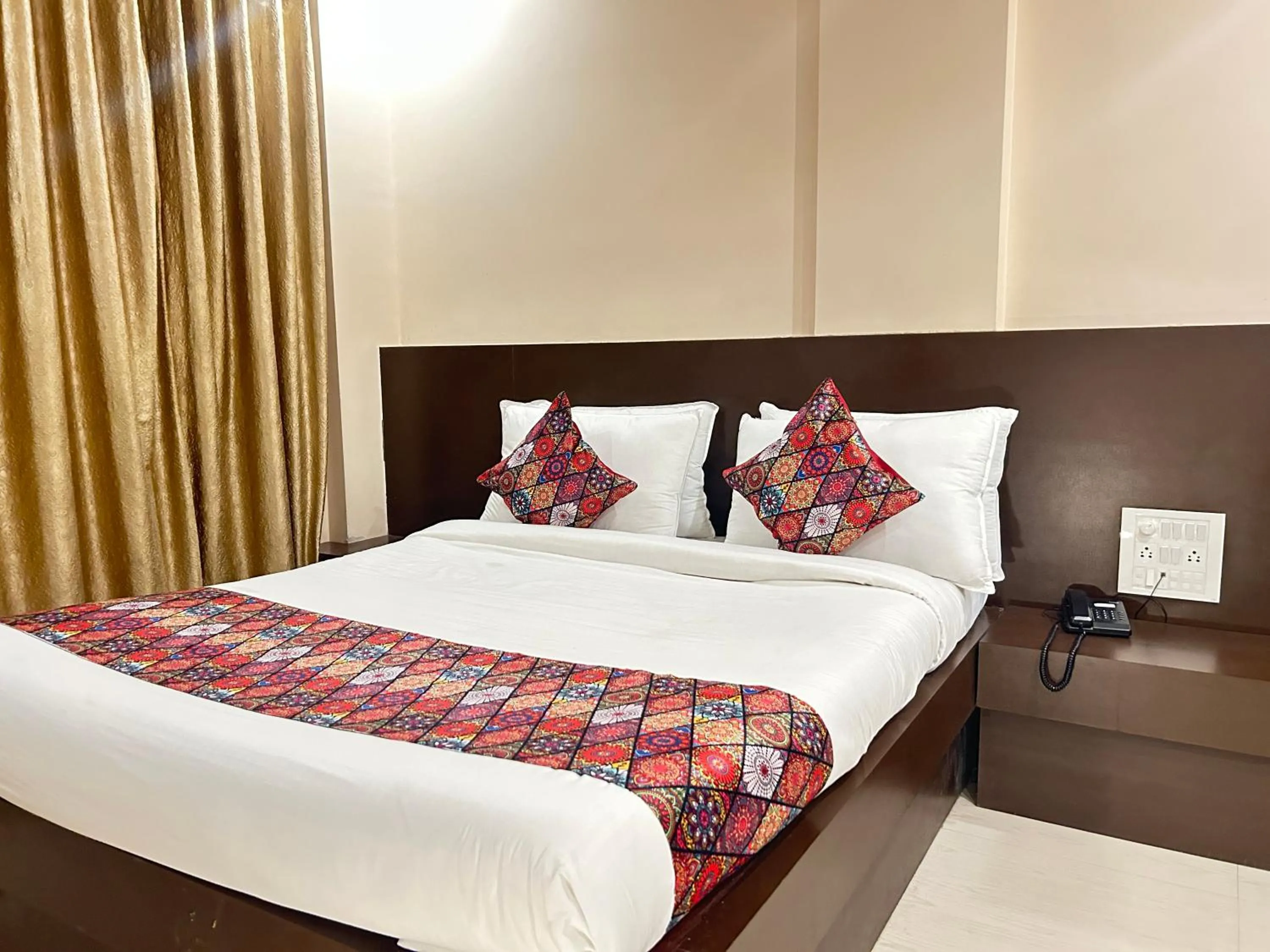 Bedroom, Bed in Hotel Krishna Sai Kutir