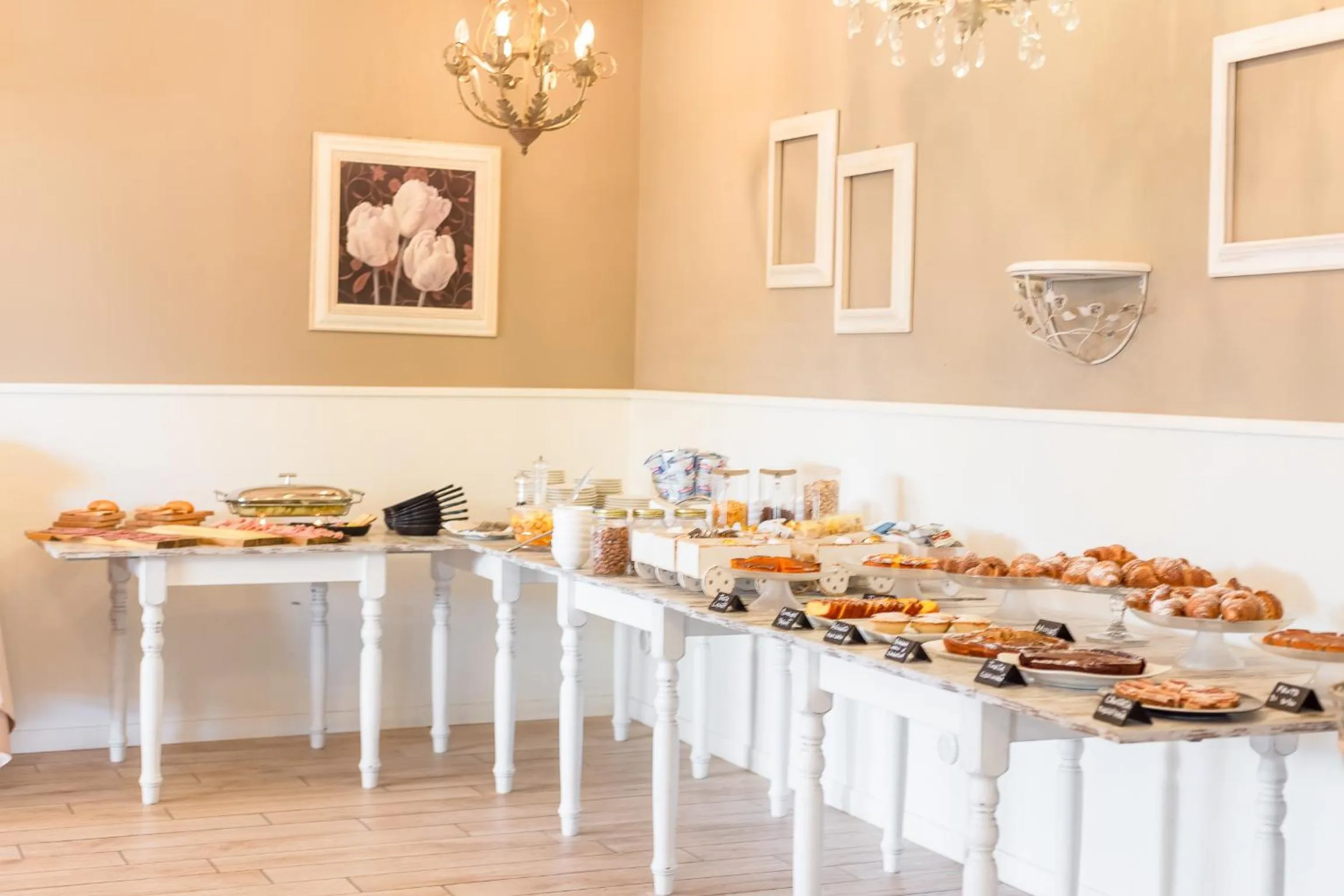 Breakfast in Hotel Ronchi