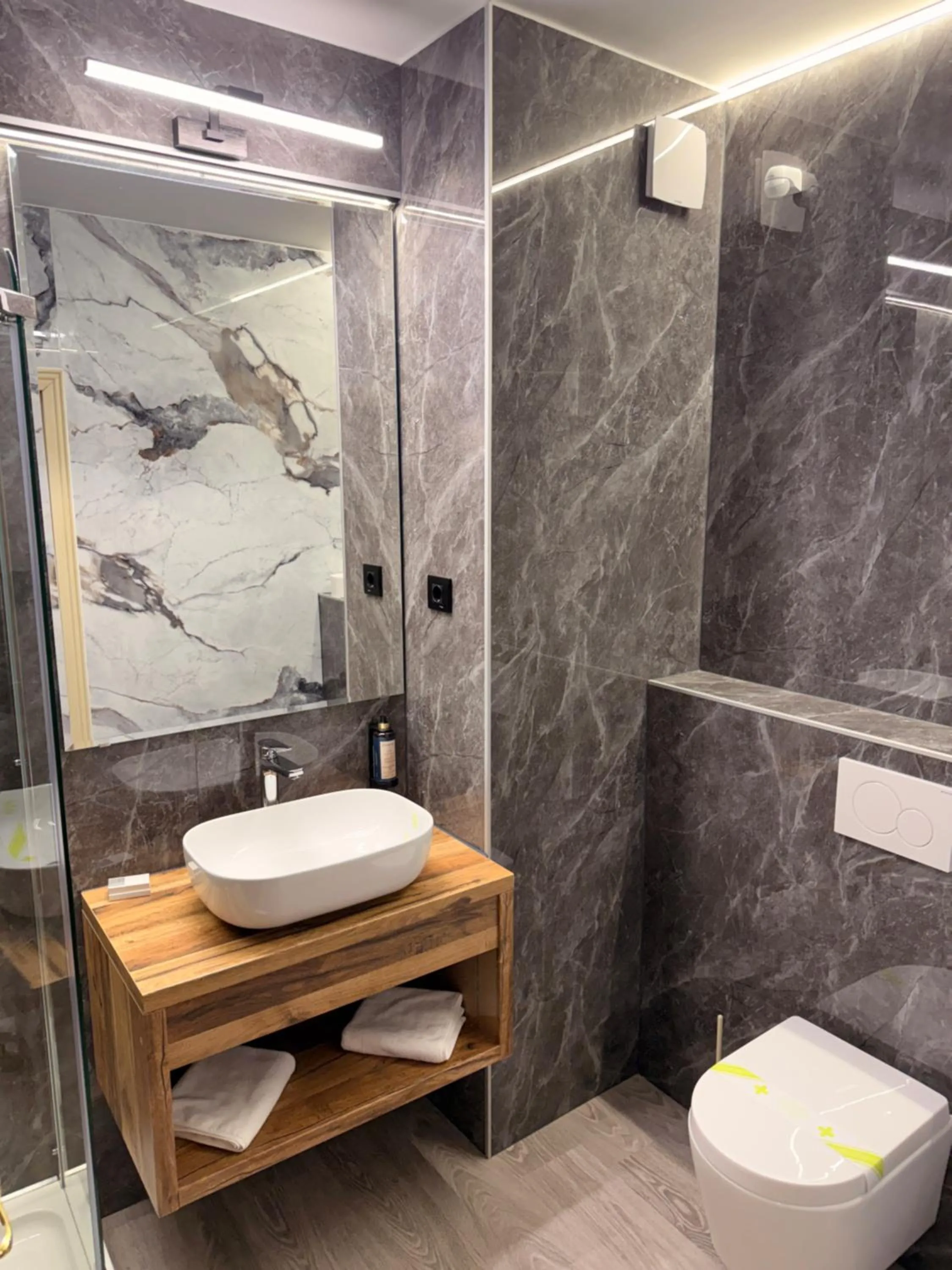 Shower in Hotel Bavaria