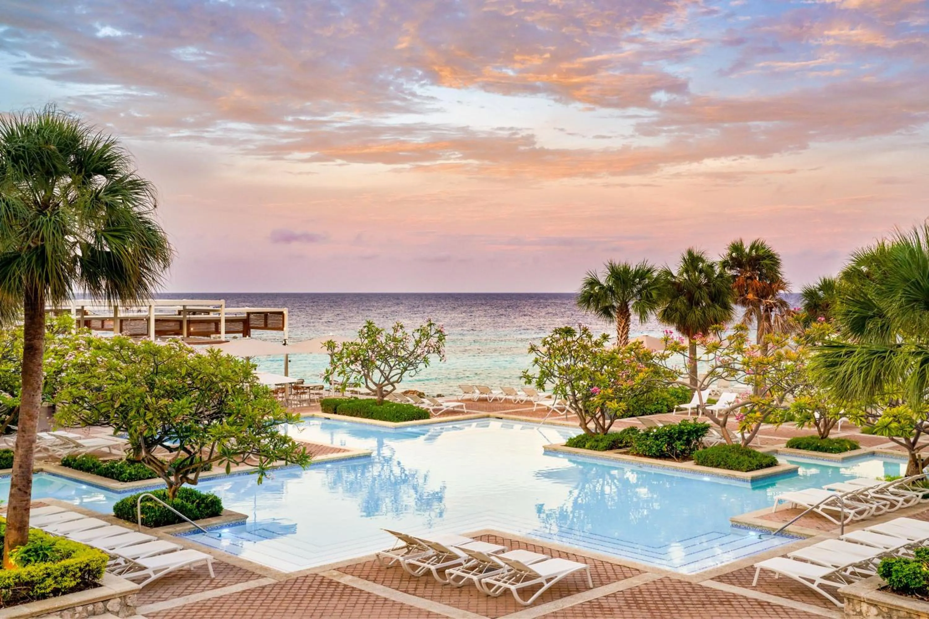 Swimming pool in Curaçao Marriott Beach Resort