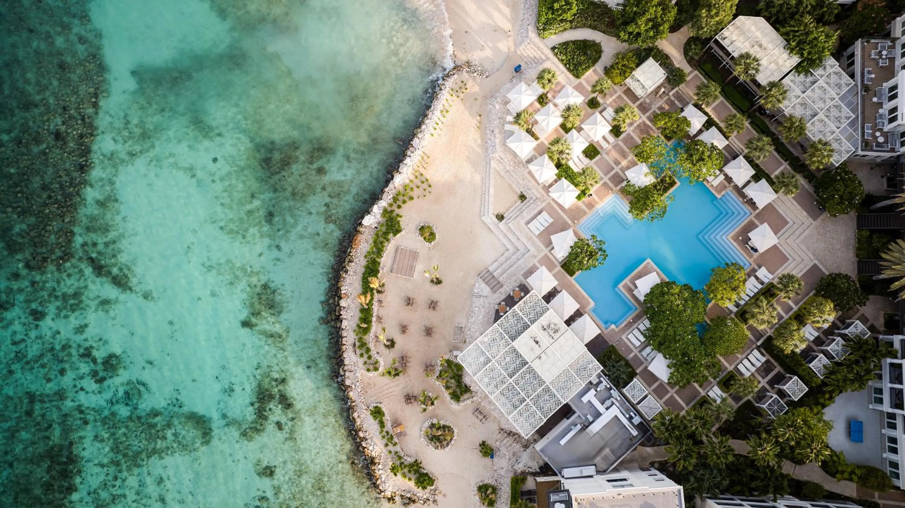 Swimming pool in Curaçao Marriott Beach Resort
