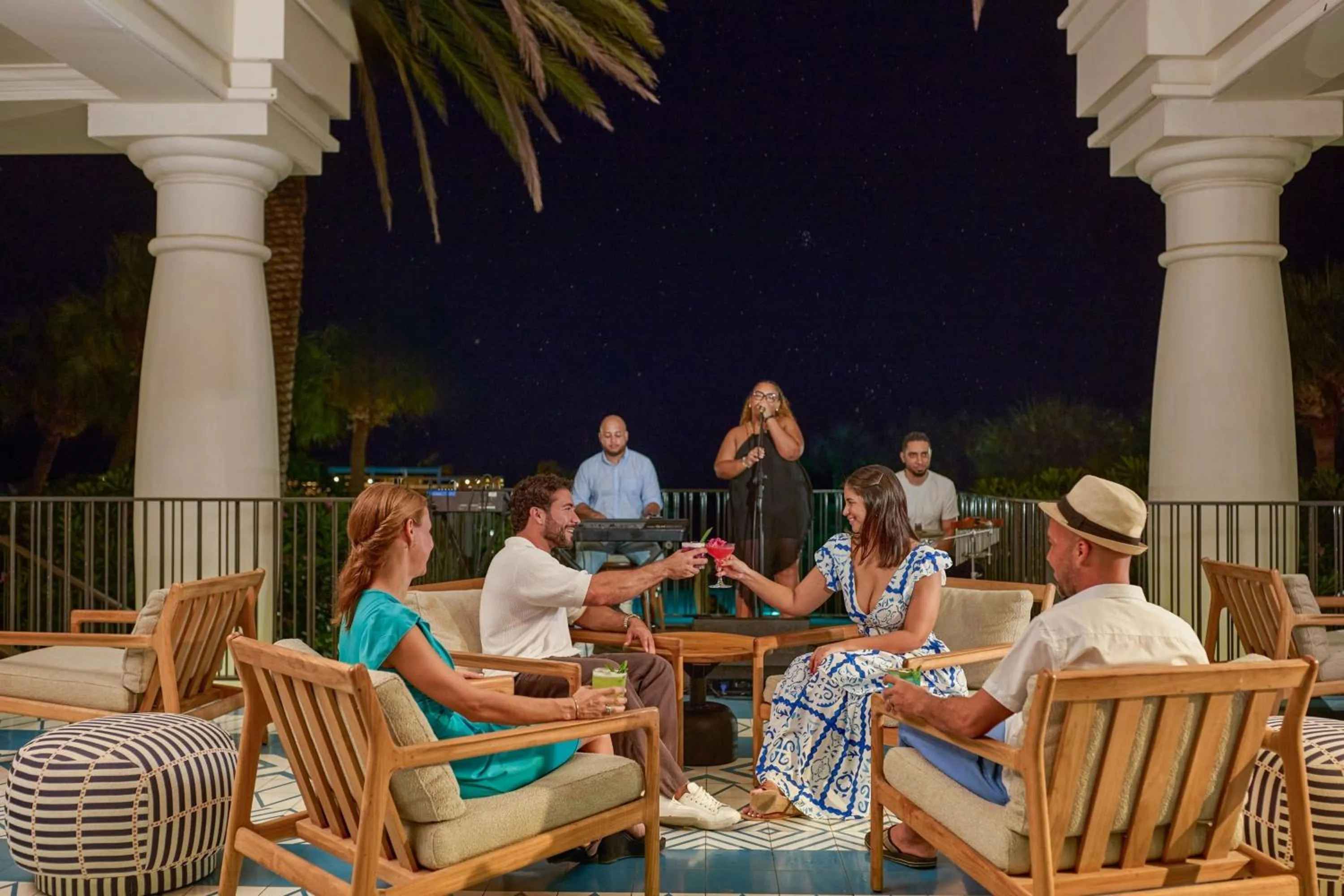 Lounge or bar in Curaçao Marriott Beach Resort