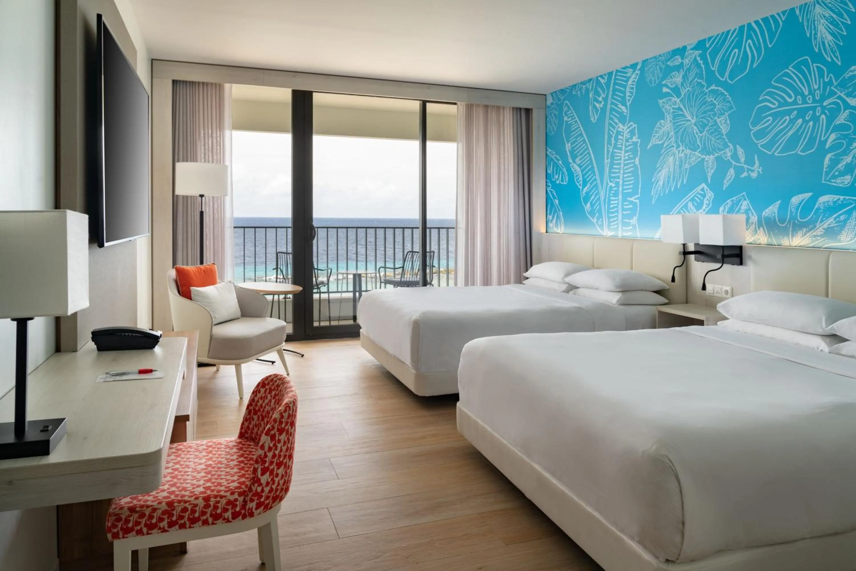 Photo of the whole room, Bed in Curaçao Marriott Beach Resort