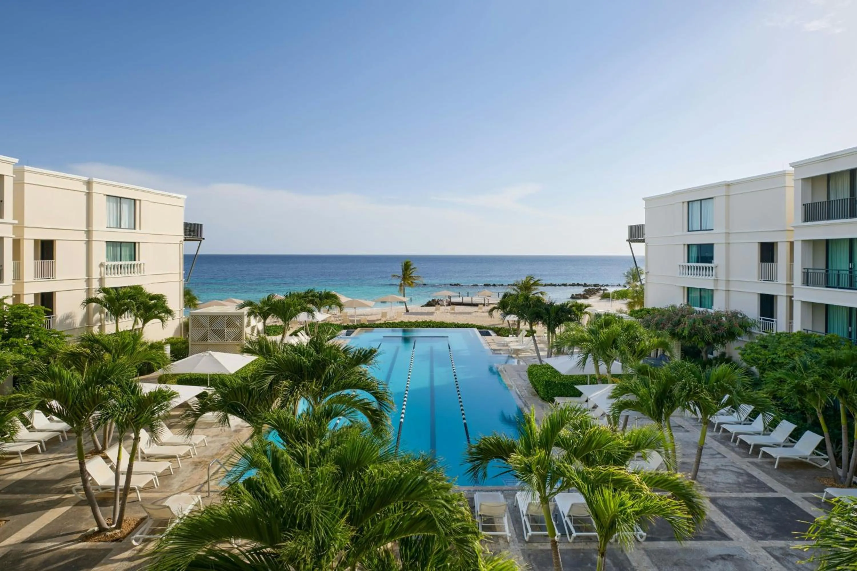 Swimming pool in Curaçao Marriott Beach Resort