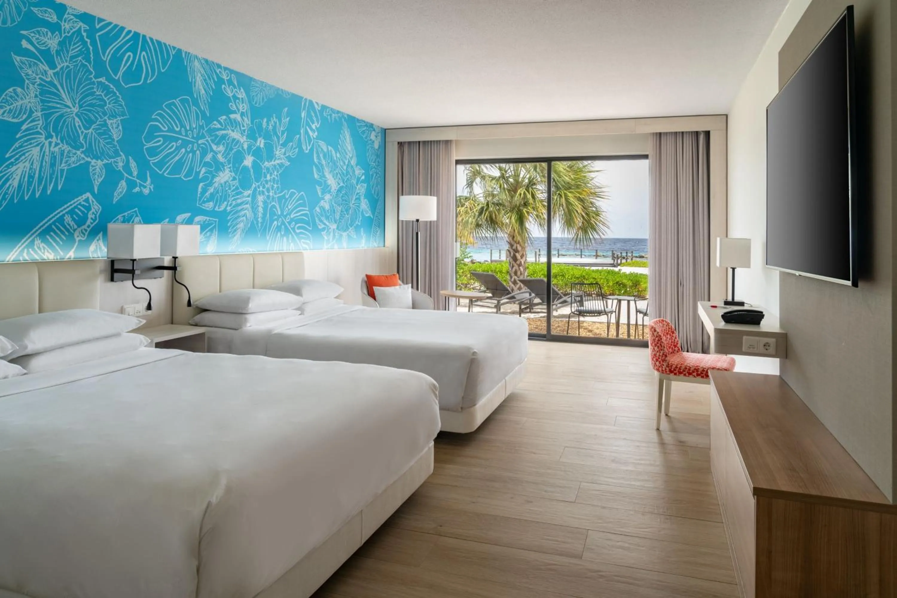 Photo of the whole room, Bed in Curaçao Marriott Beach Resort