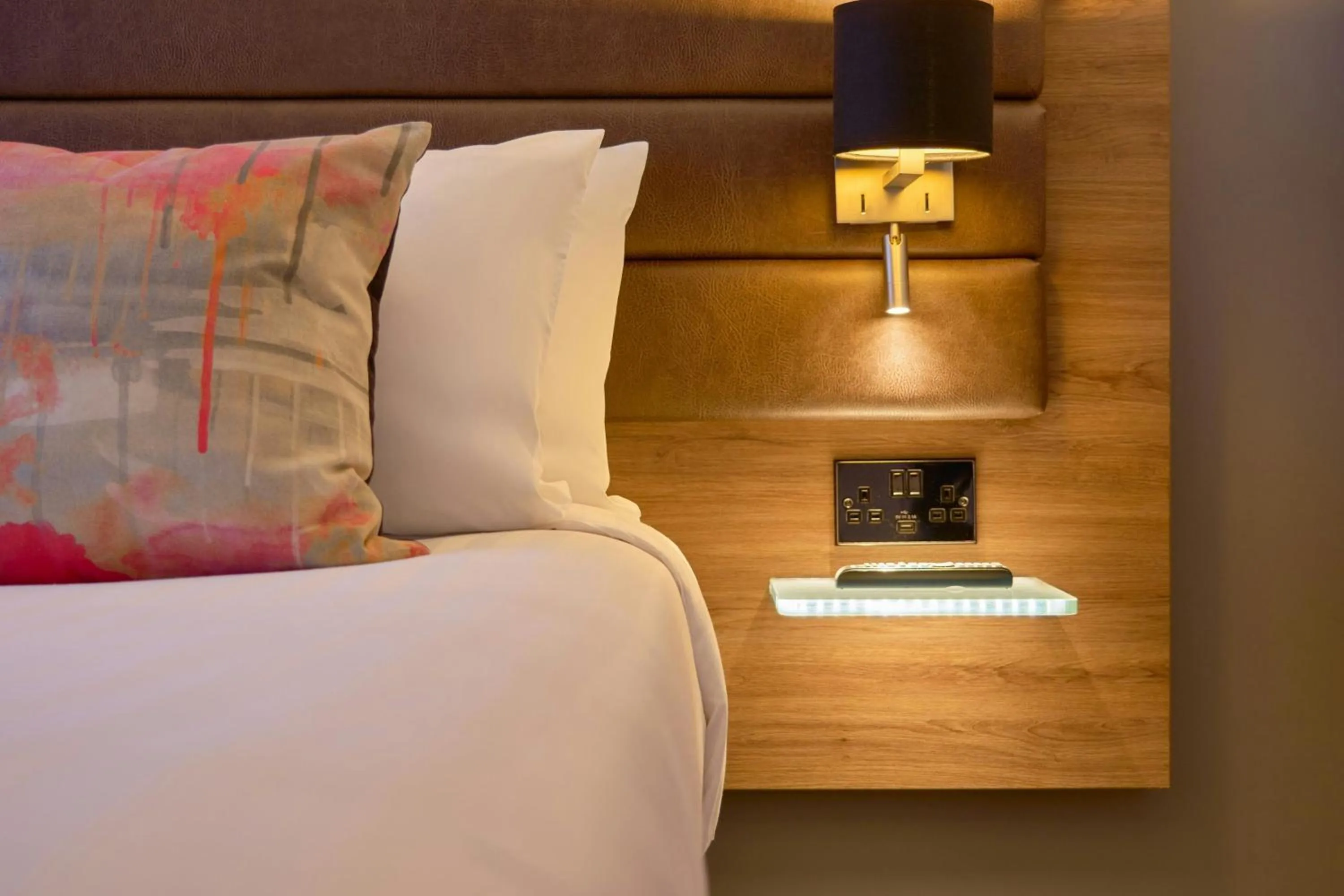 Photo of the whole room, Bed in Moxy Dublin City