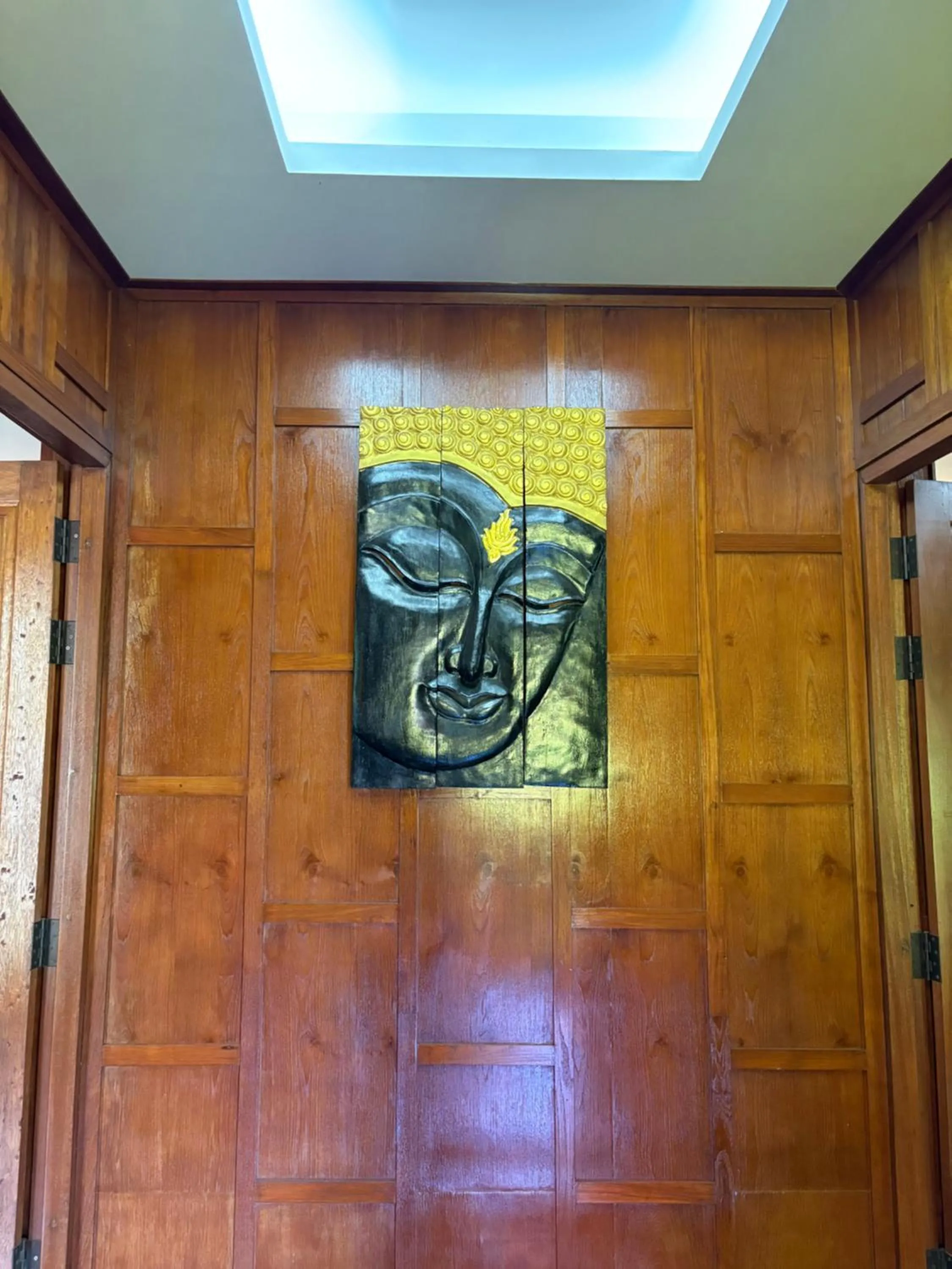 Ban Elephant Blanc Bungalow