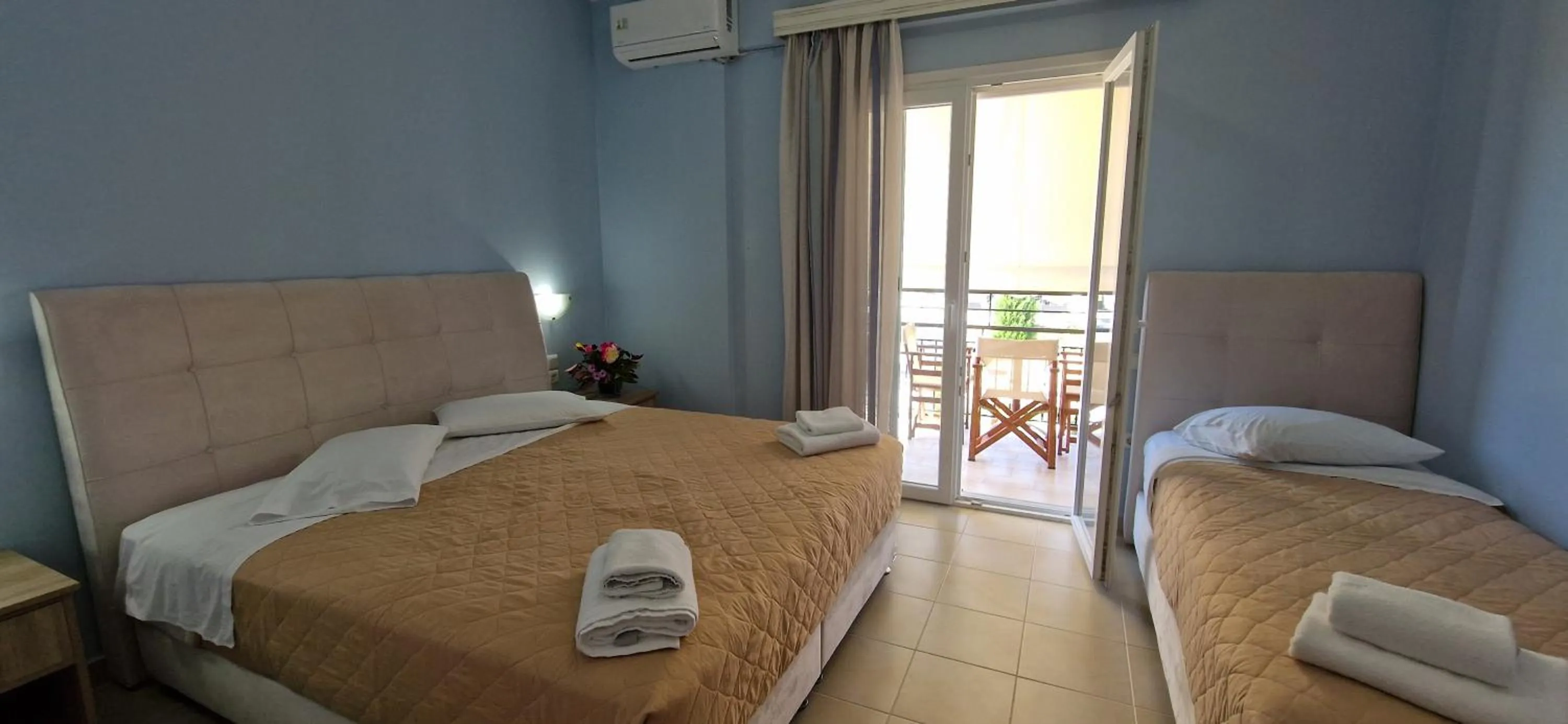 Bed in Christina Studios