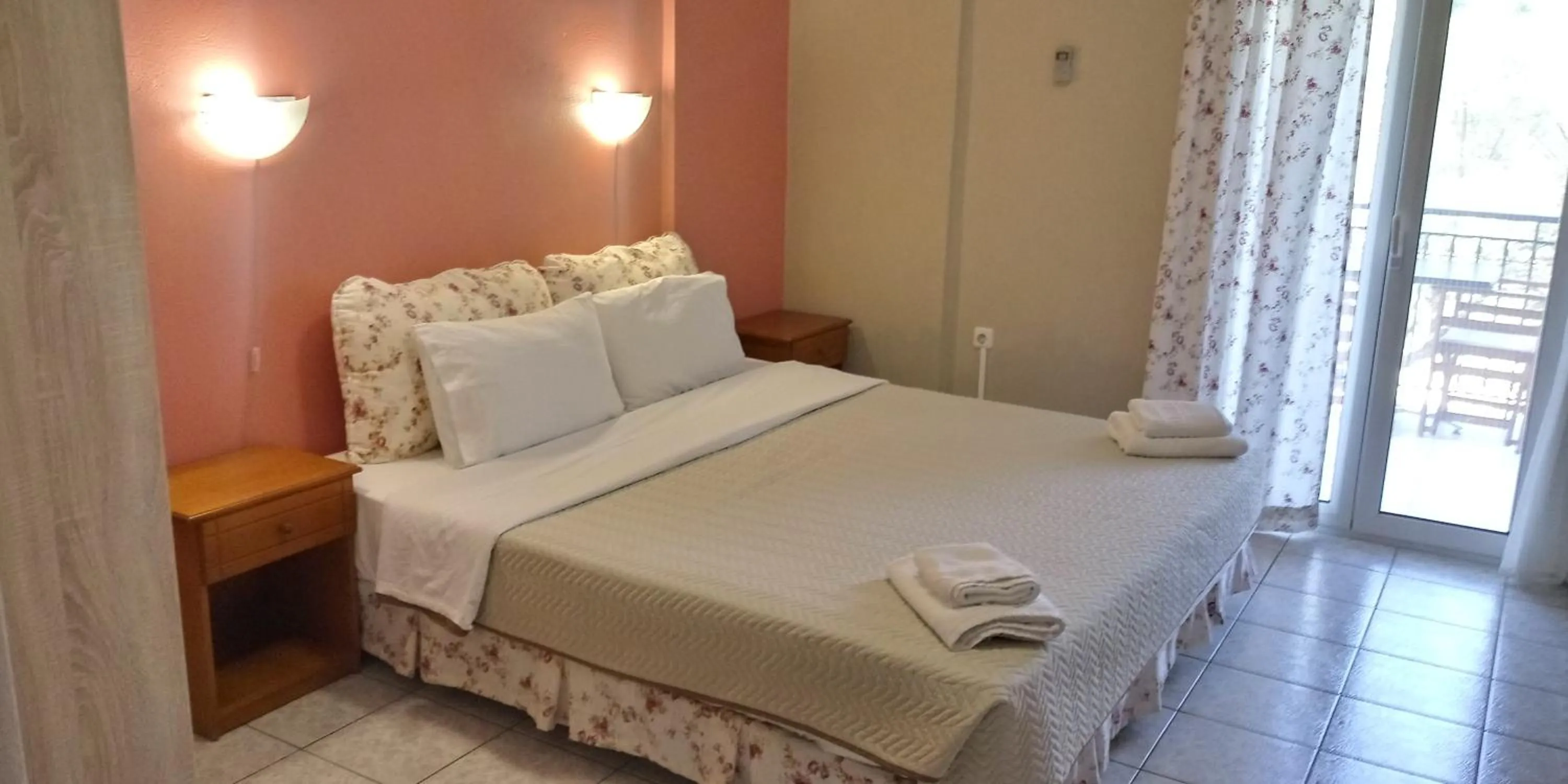 Bed in Christina Studios