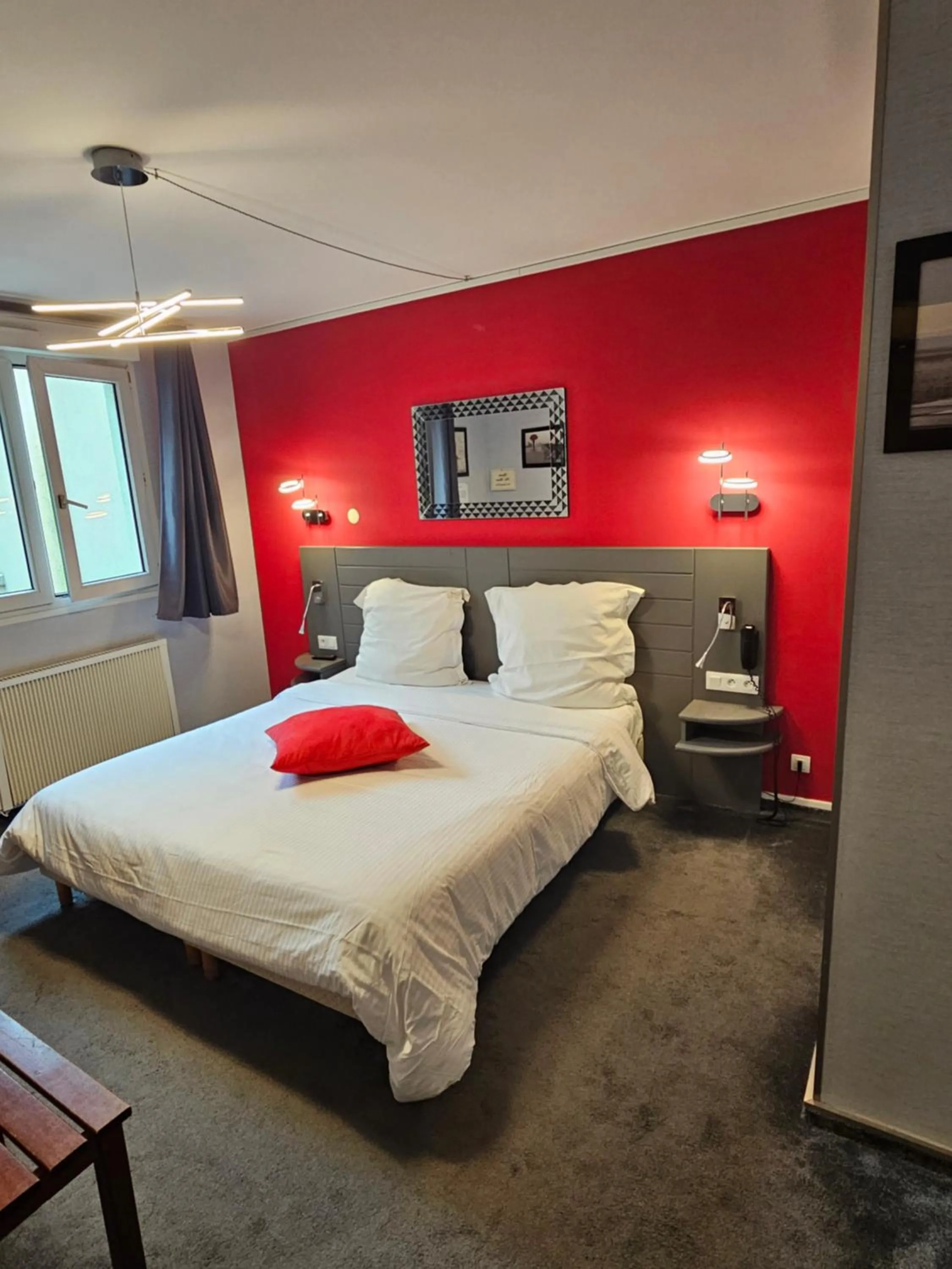 Bed in Hôtel 1er Consul Rouen