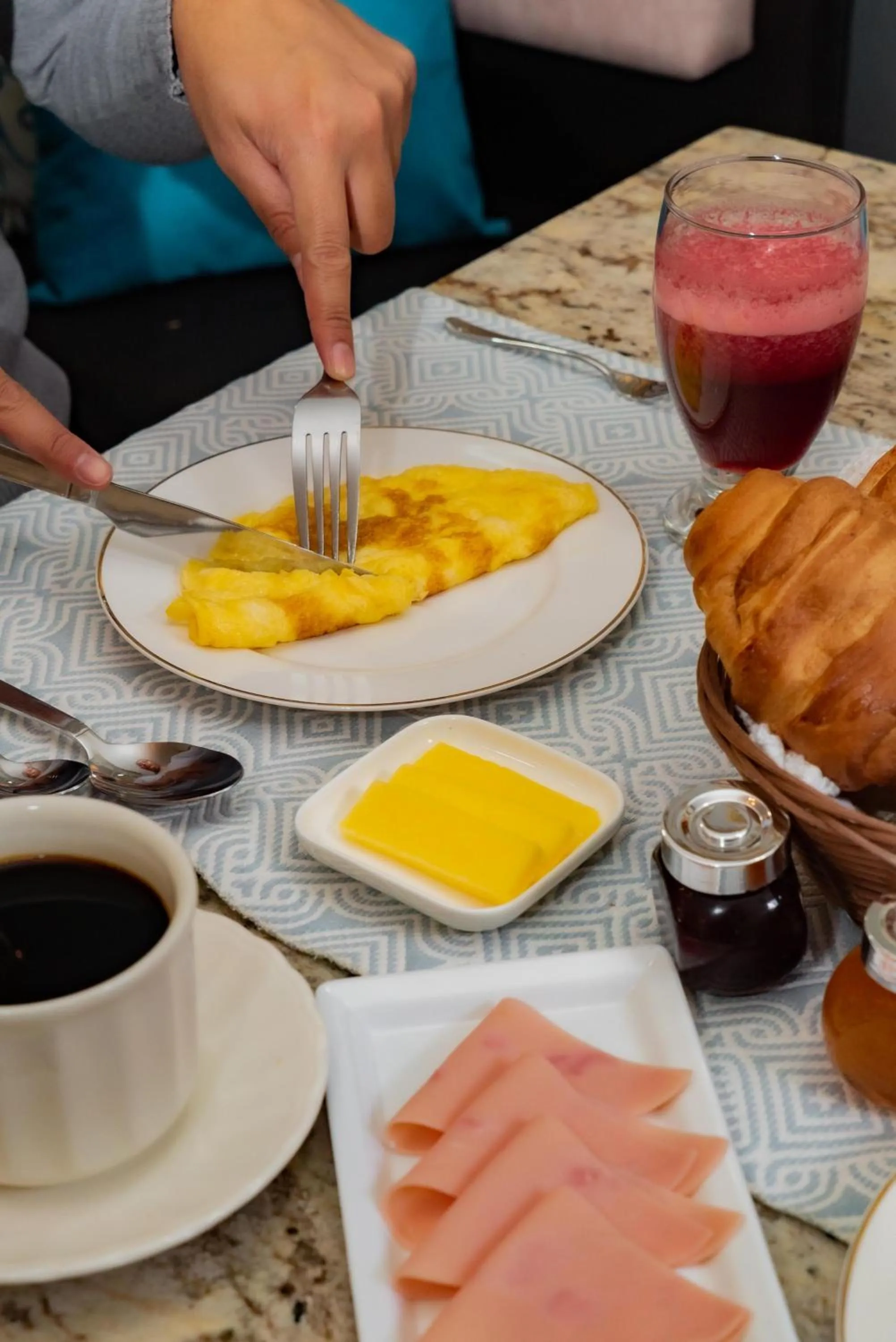 Food and drinks in Adamas House Hotel Boutique