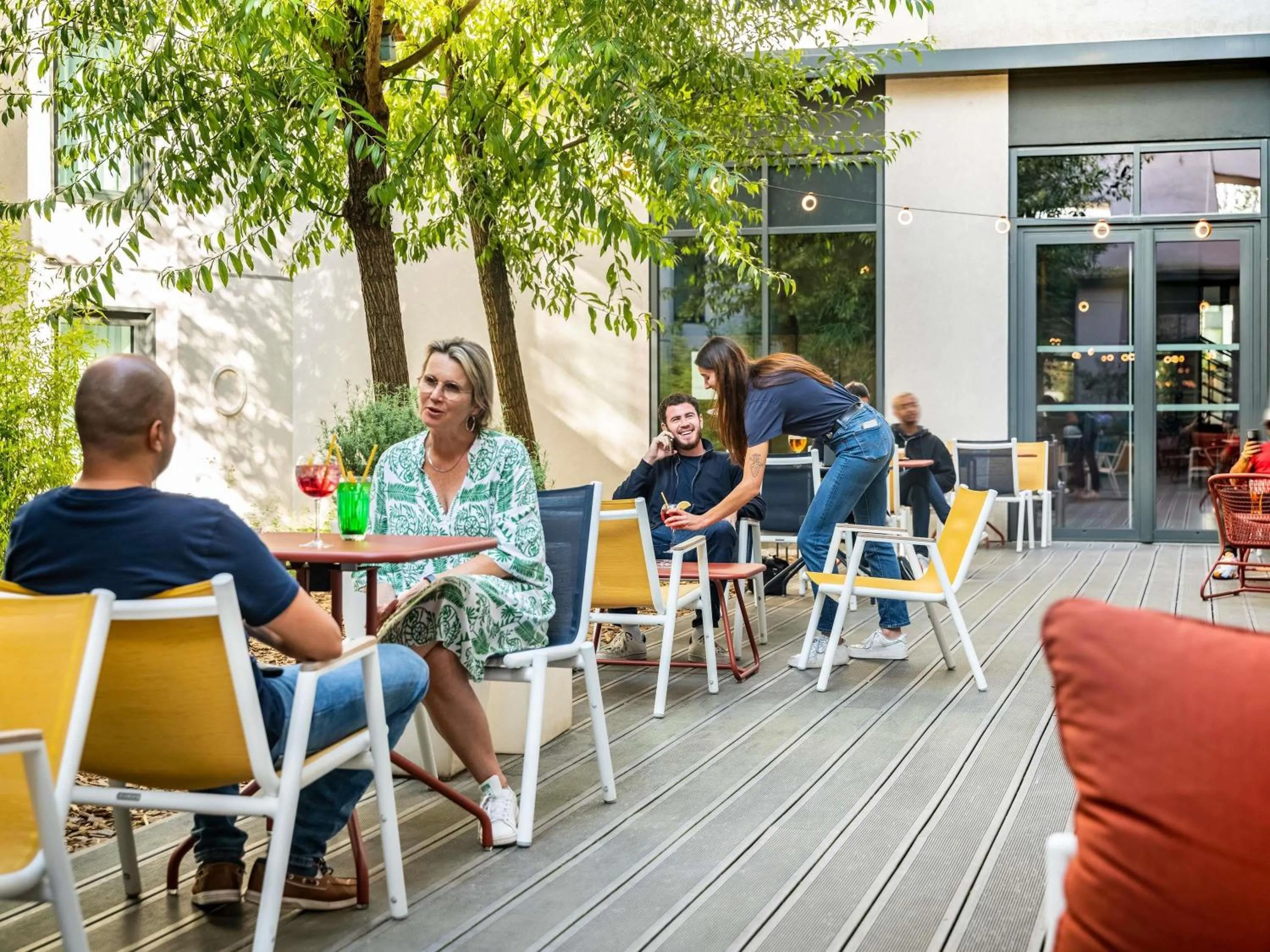 Restaurant/places to eat in ibis Paris Coeur d'Orly Airport