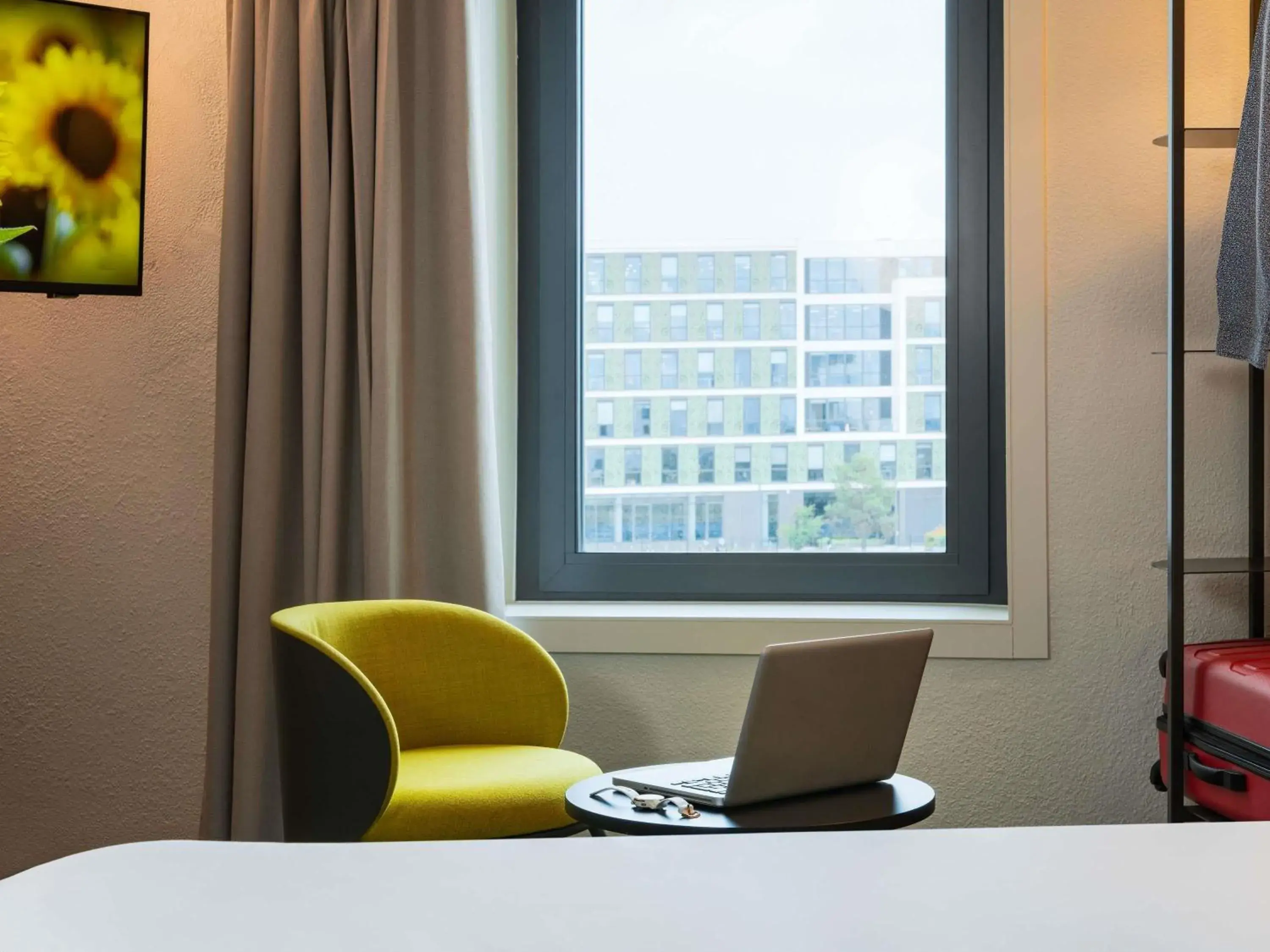 Standard Double Room in ibis Paris Coeur d'Orly Airport Standard Double Room in ibis Paris Coeur d'Orly Airport