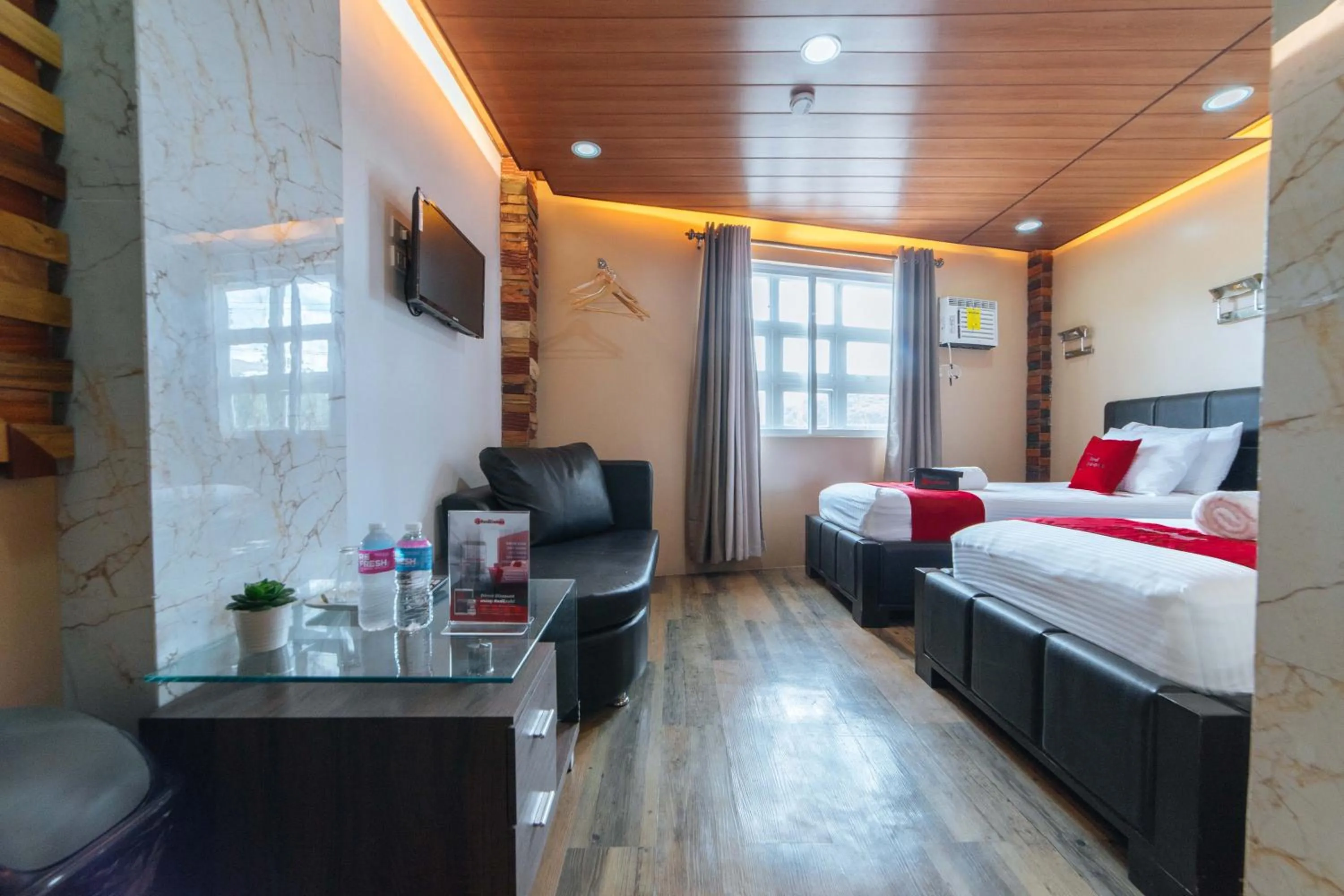 Photo of the whole room in RedDoorz@Lawaan Roxas City