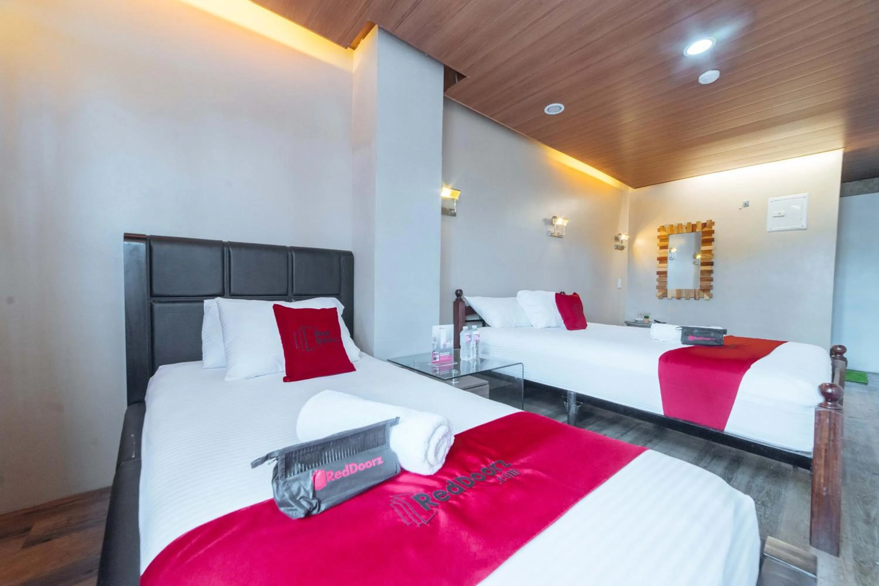 Photo of the whole room in RedDoorz@Lawaan Roxas City