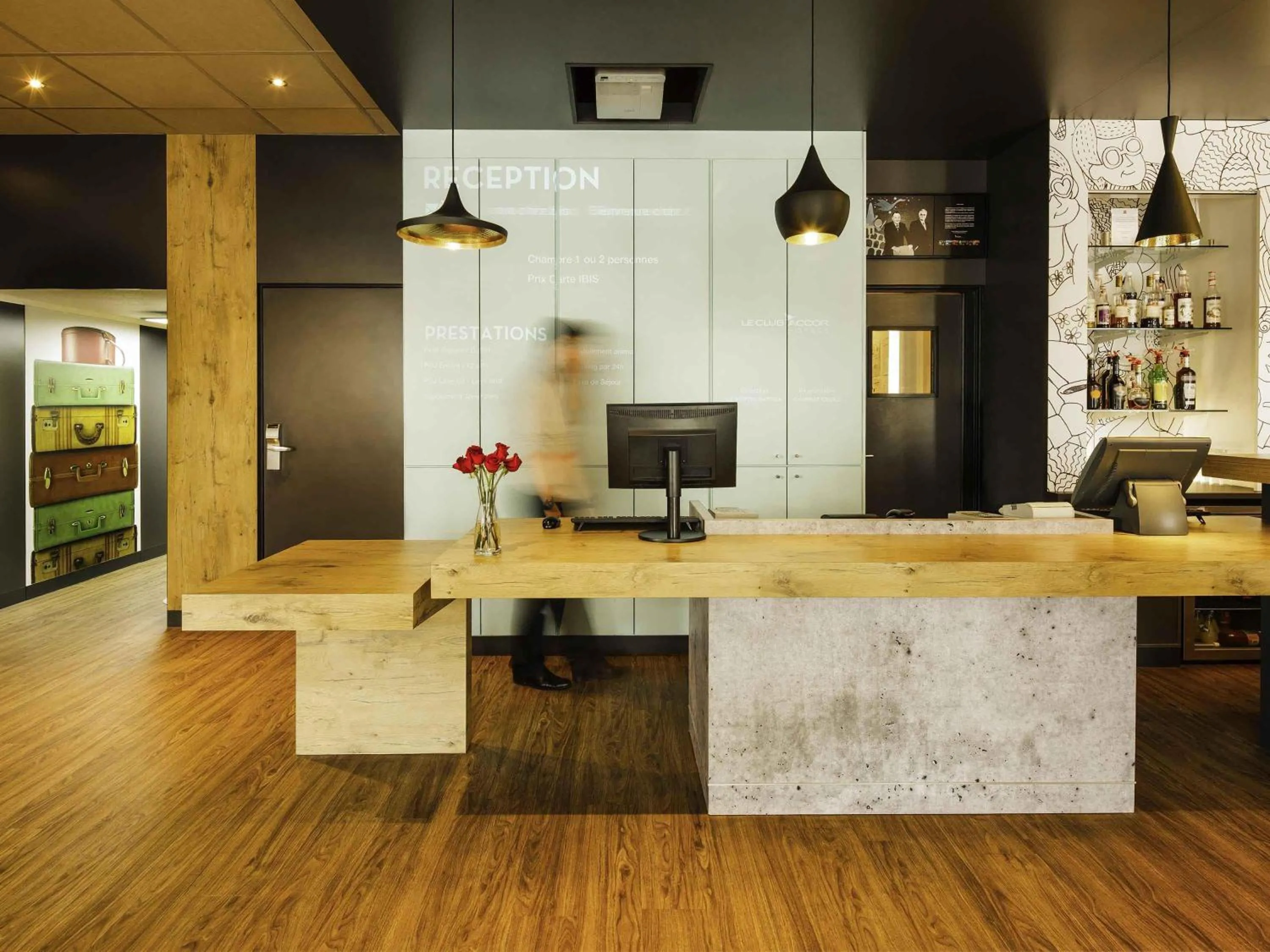 Property building in ibis Versailles Château