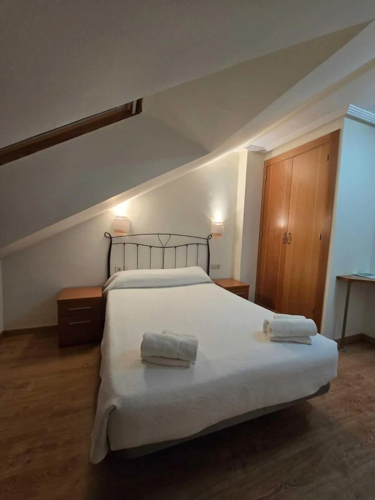 Bed in HOTEL EL ROBLE PALENTINO