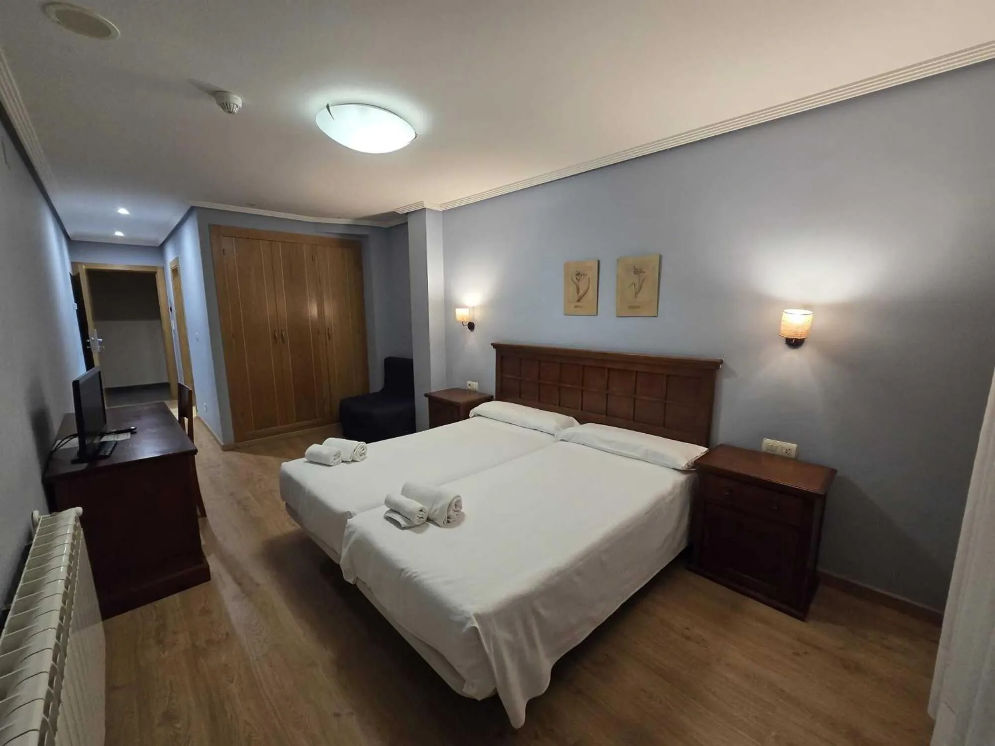 Bed in HOTEL EL ROBLE PALENTINO