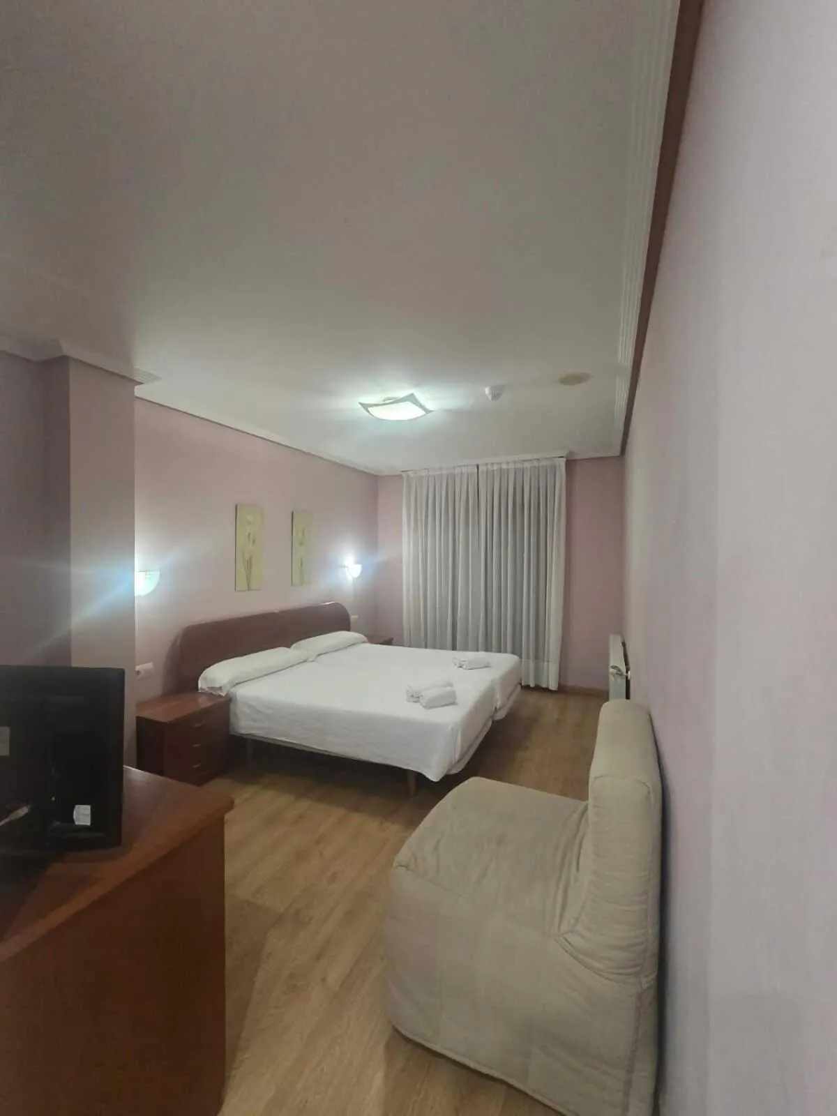 Bed in HOTEL EL ROBLE PALENTINO