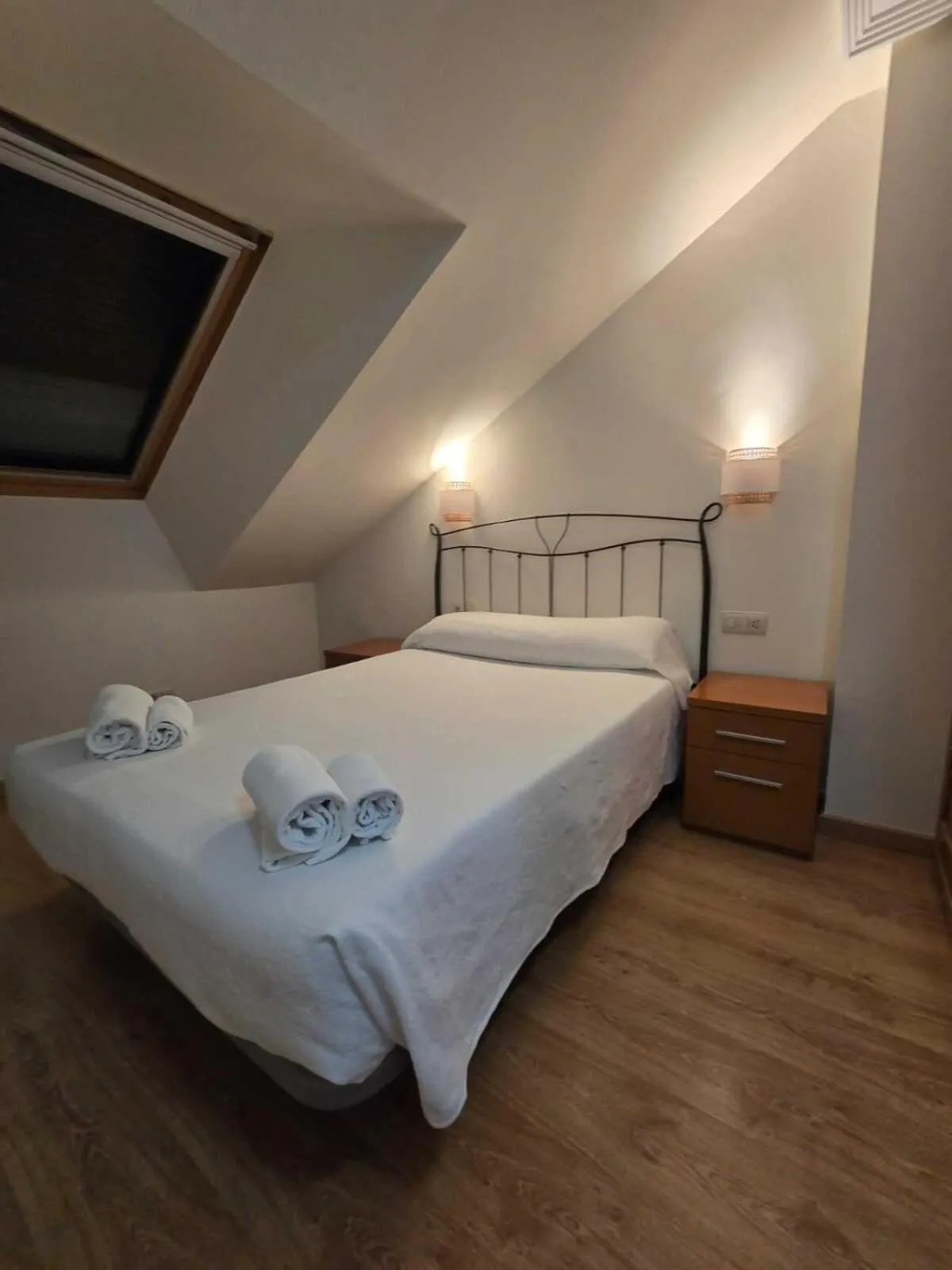 Bed in HOTEL EL ROBLE PALENTINO