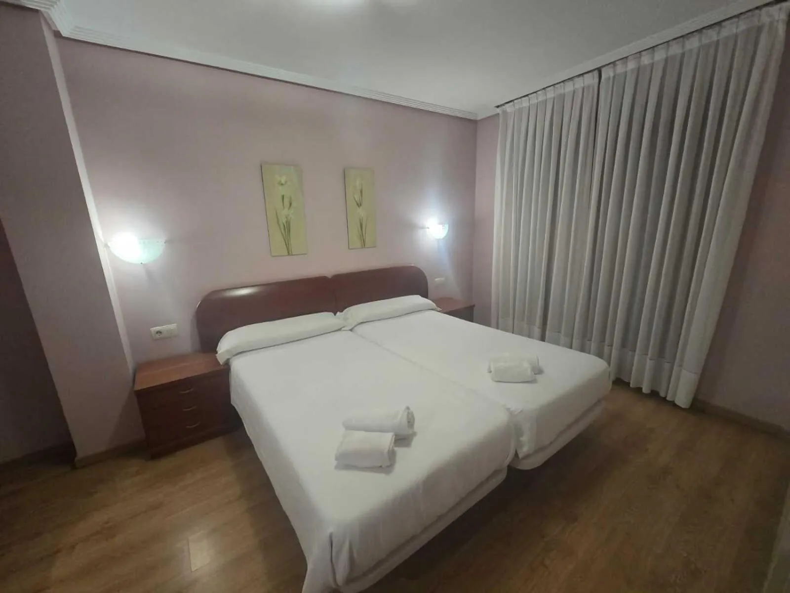 Bed in HOTEL EL ROBLE PALENTINO