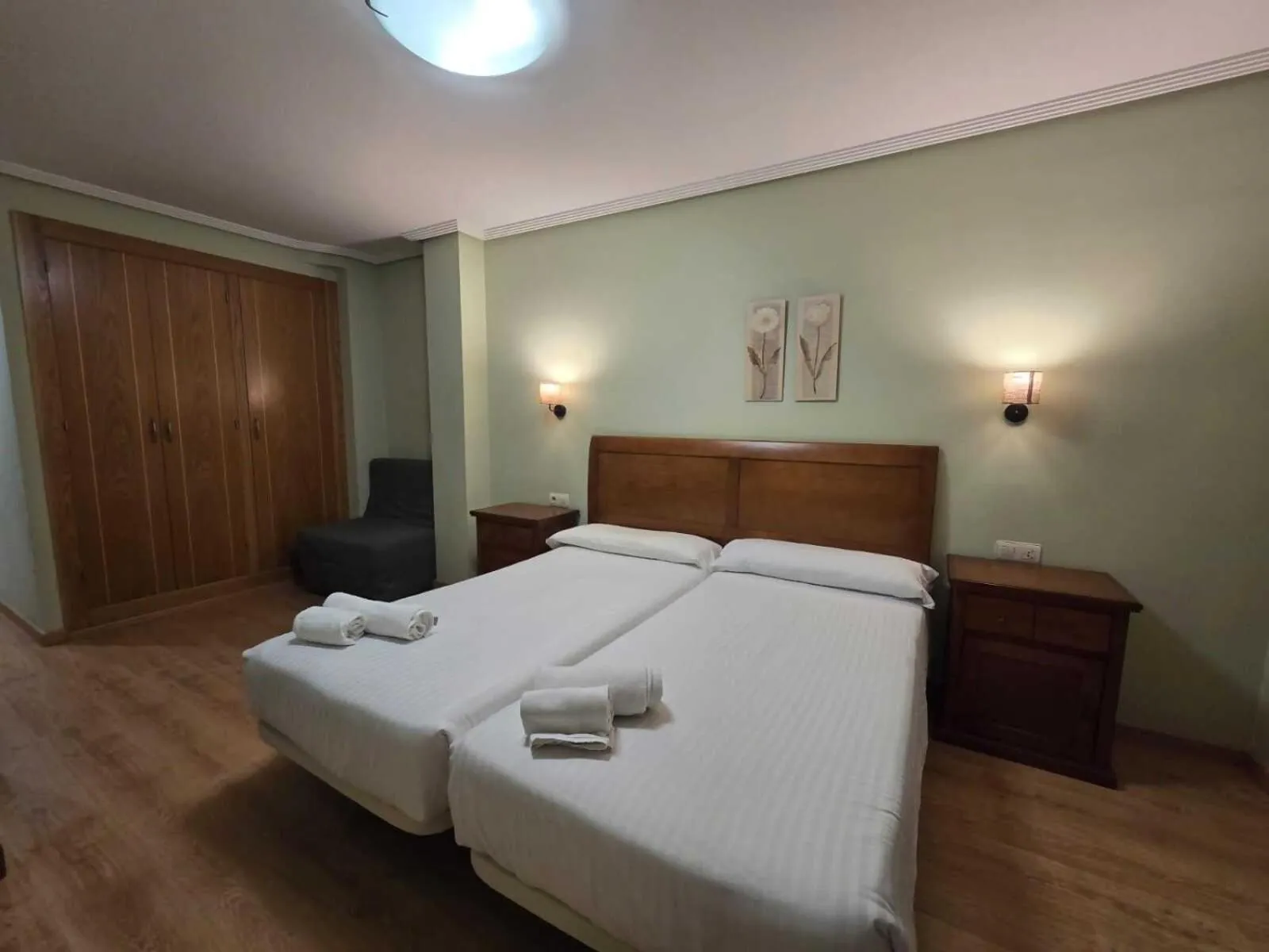 Bed in HOTEL EL ROBLE PALENTINO