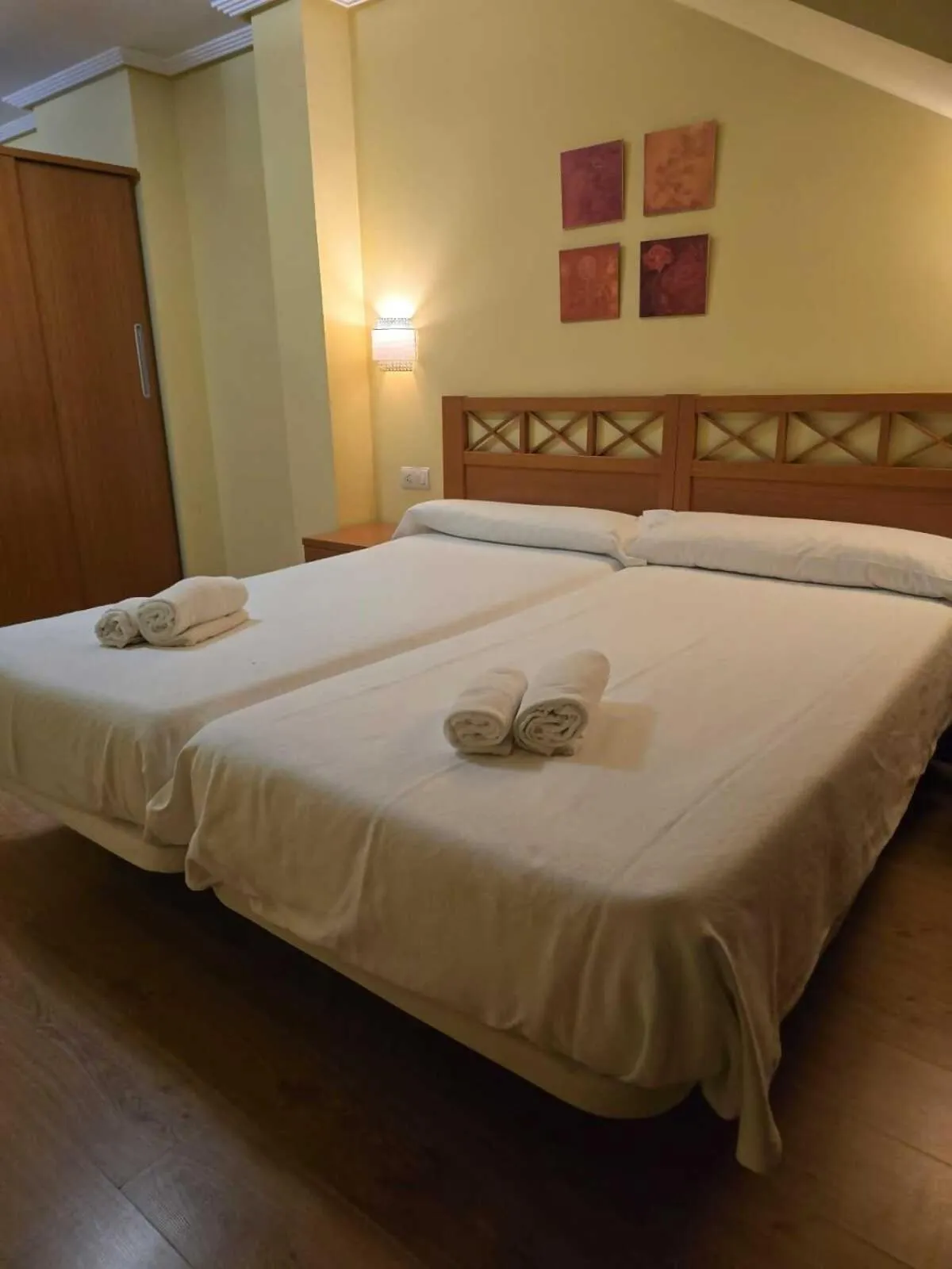 Bed in HOTEL EL ROBLE PALENTINO