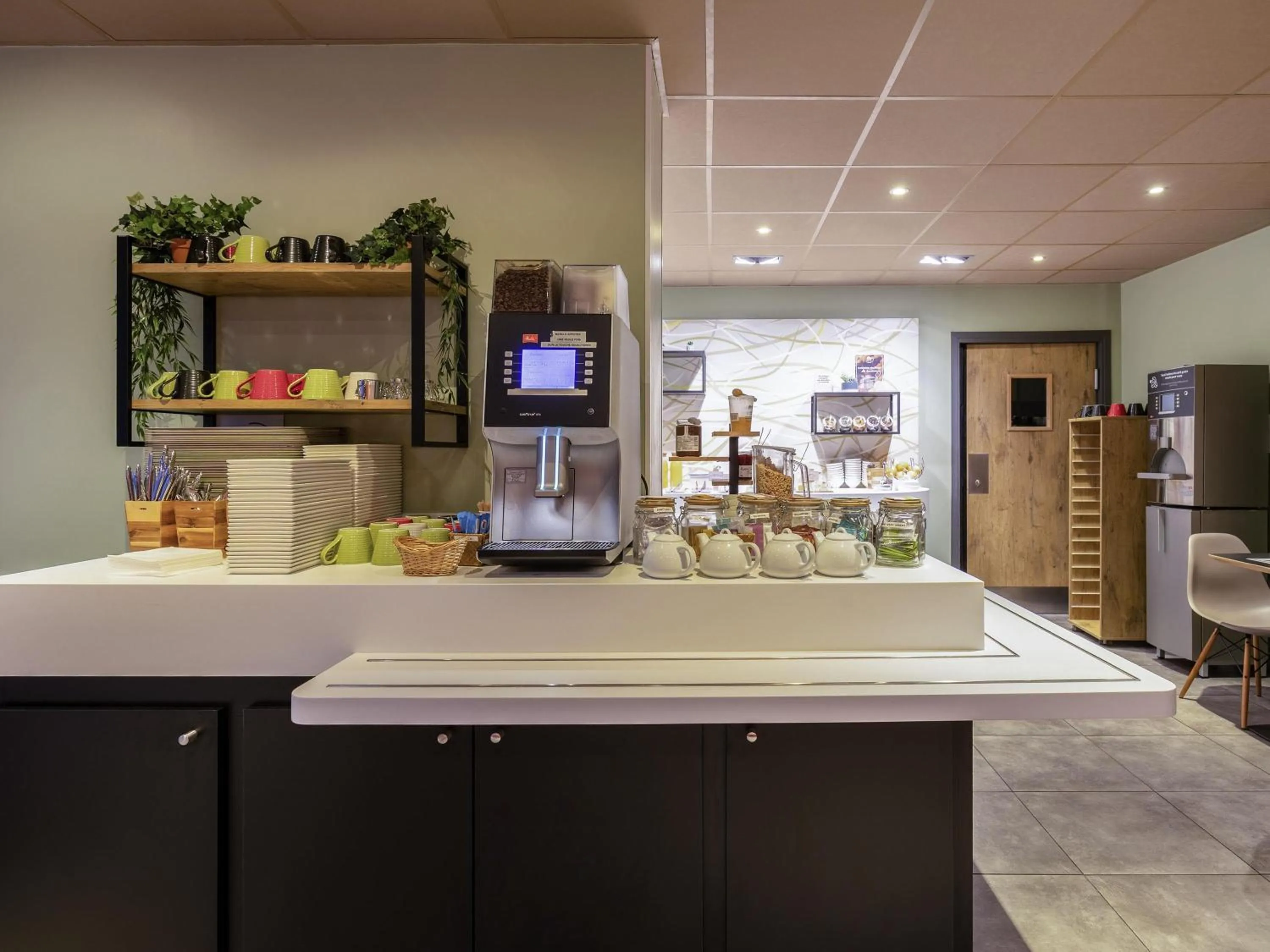 Breakfast in ibis La Rochelle Centre Historique