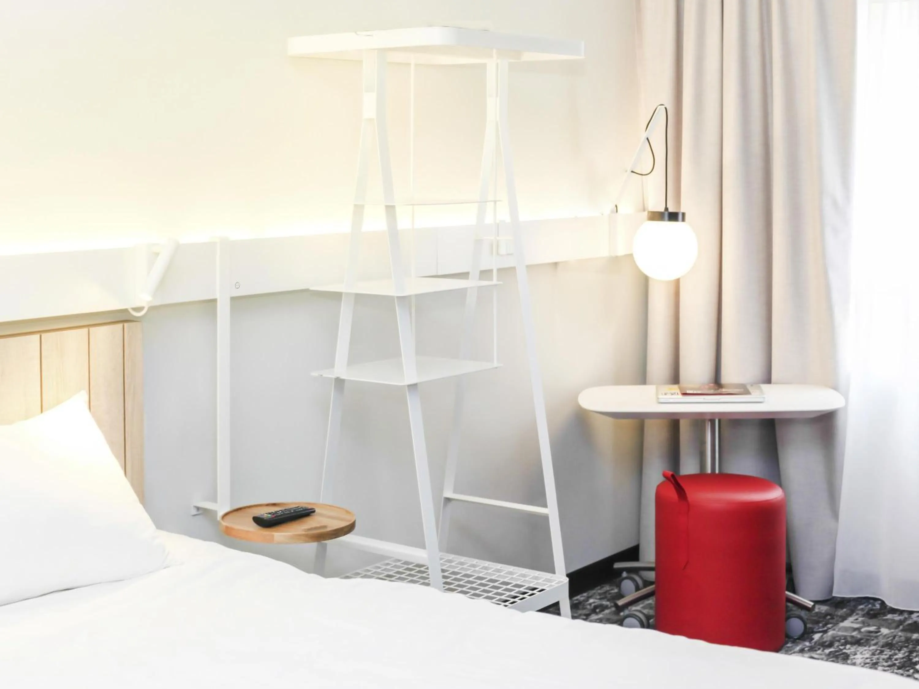 Bedroom, Bed in ibis La Rochelle Centre Historique