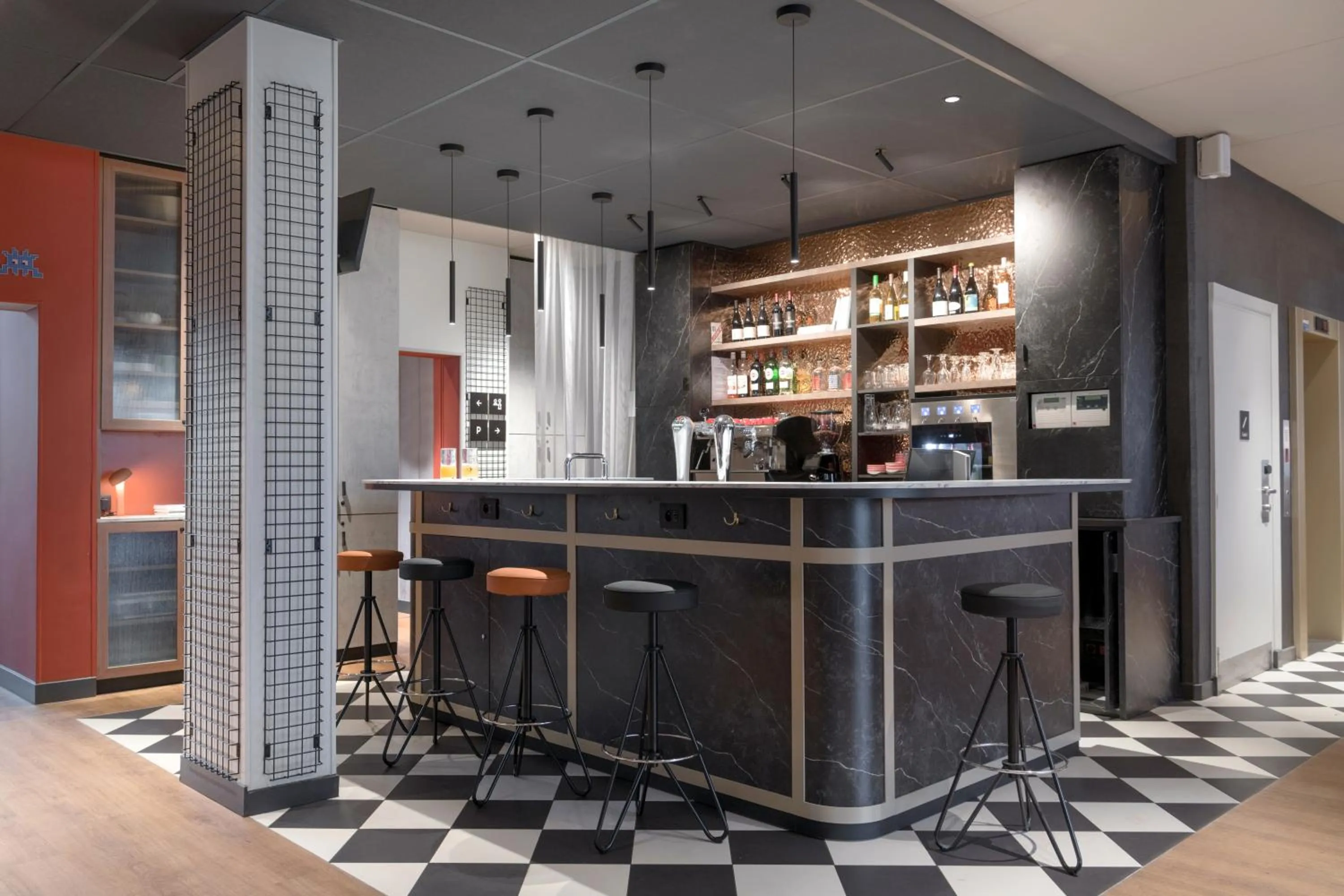 Lobby or reception in ibis Rueil-Malmaison Centre