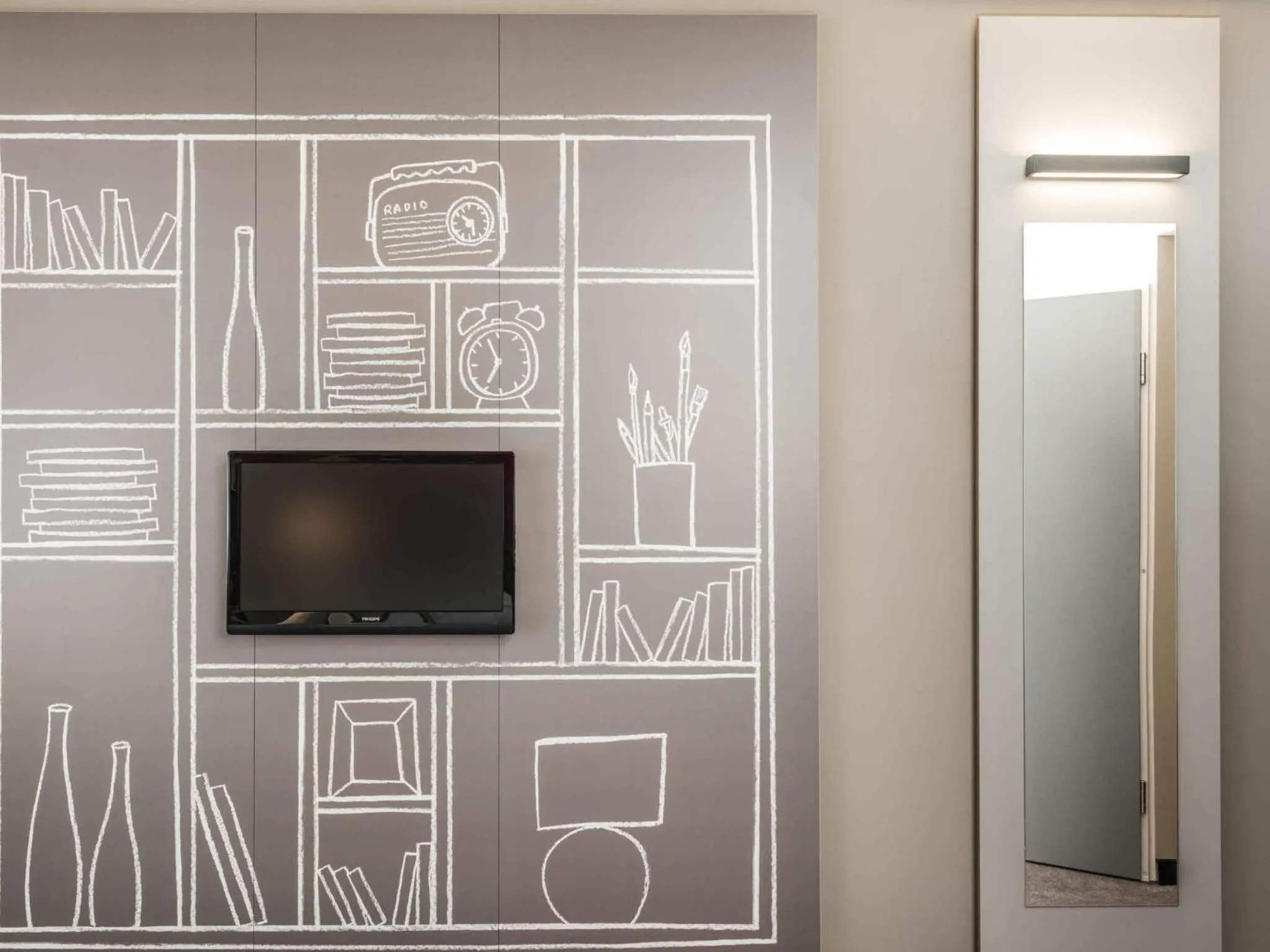 Bedroom in ibis Rueil-Malmaison Centre