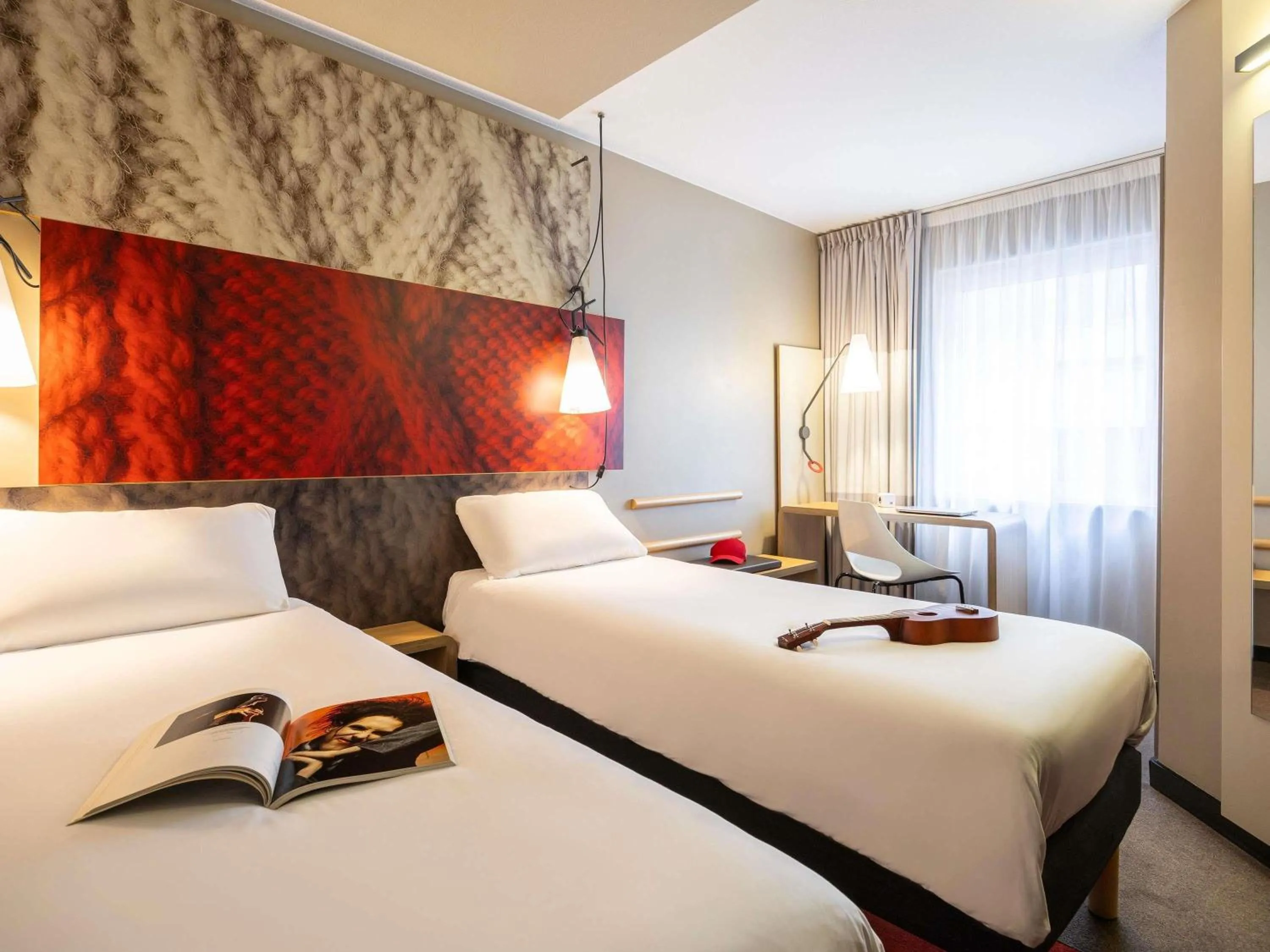 Bedroom, Bed in ibis Rueil-Malmaison Centre