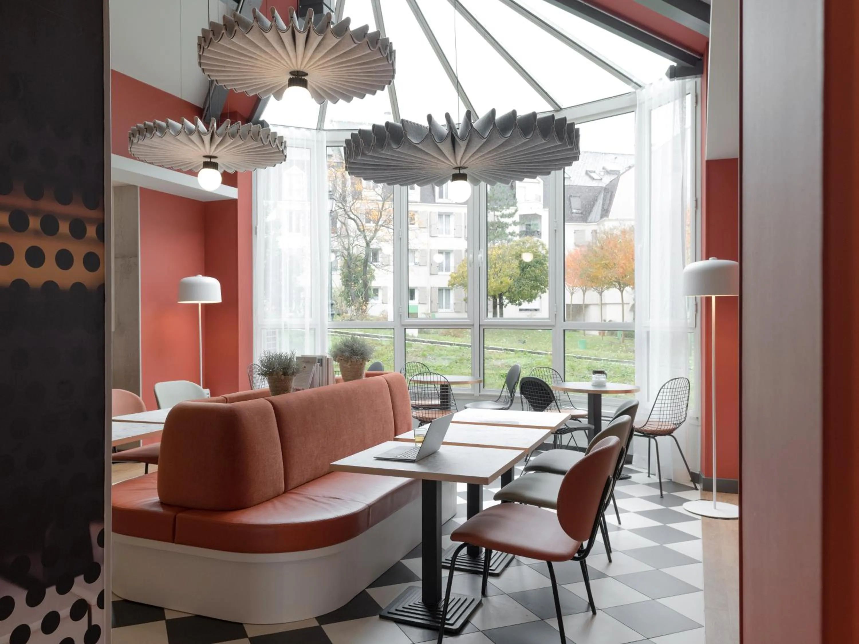 Lounge or bar in ibis Rueil-Malmaison Centre