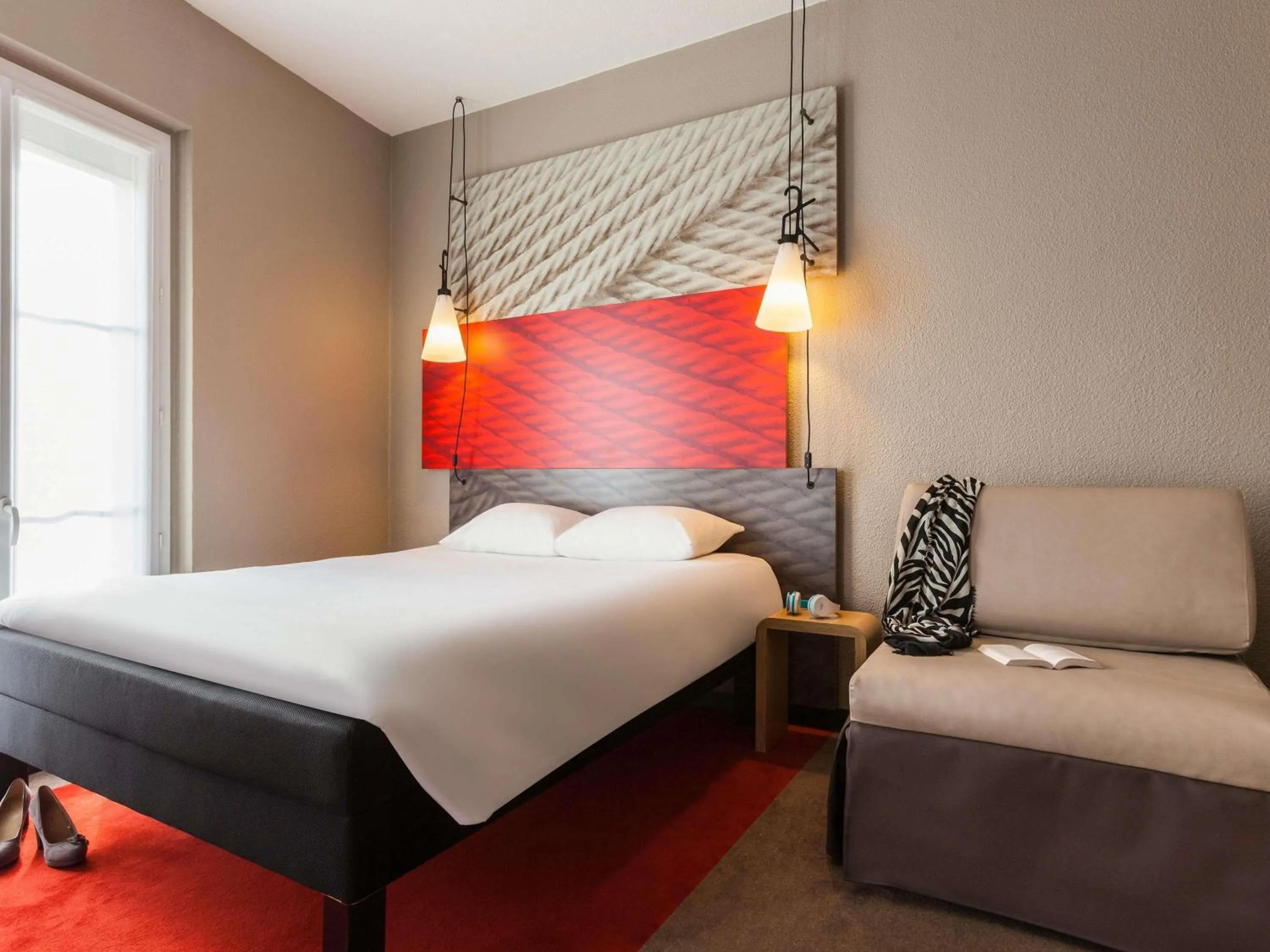 Bedroom, Bed in ibis Rueil-Malmaison Centre