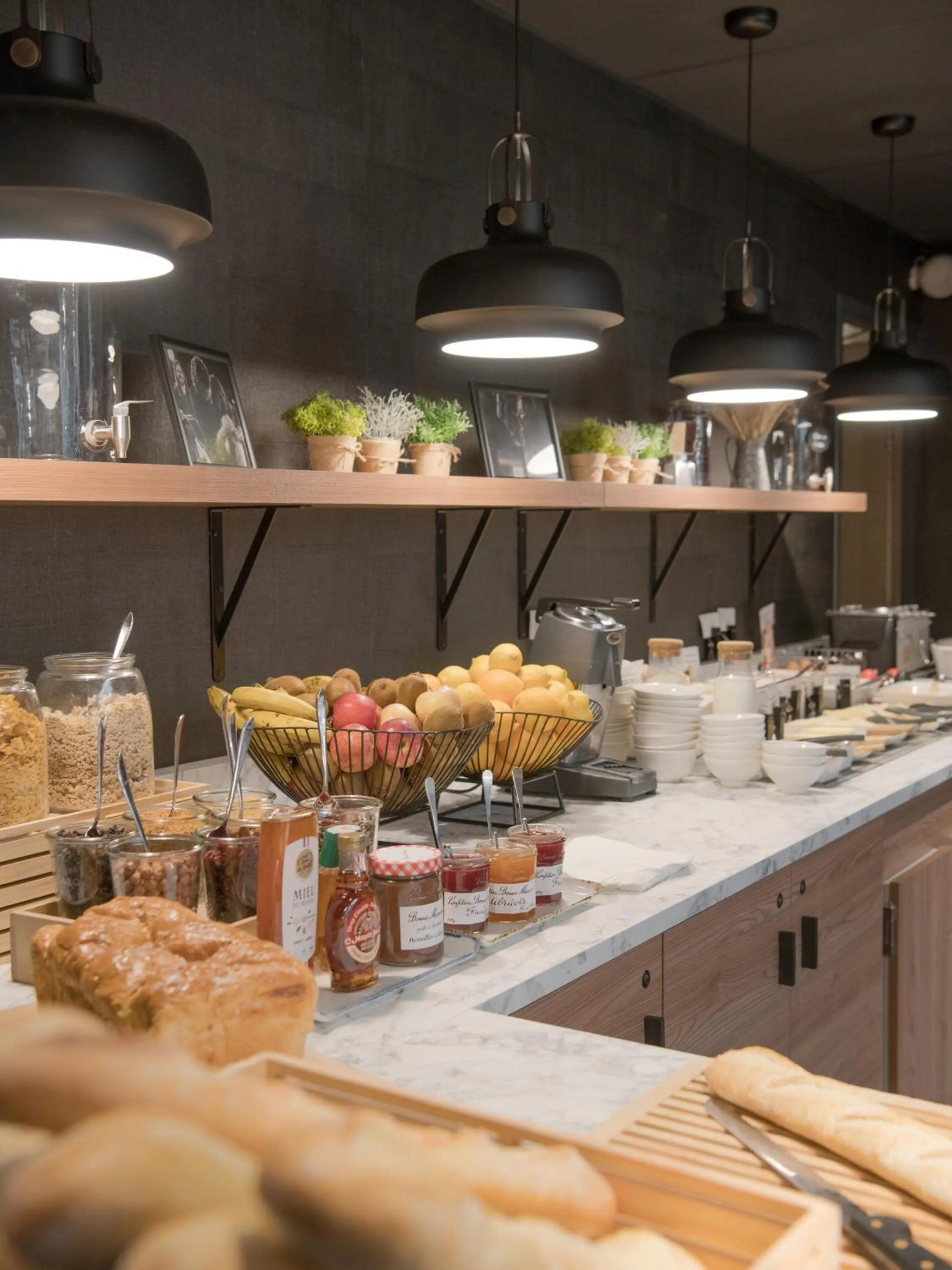 Buffet breakfast in ibis Rueil-Malmaison Centre