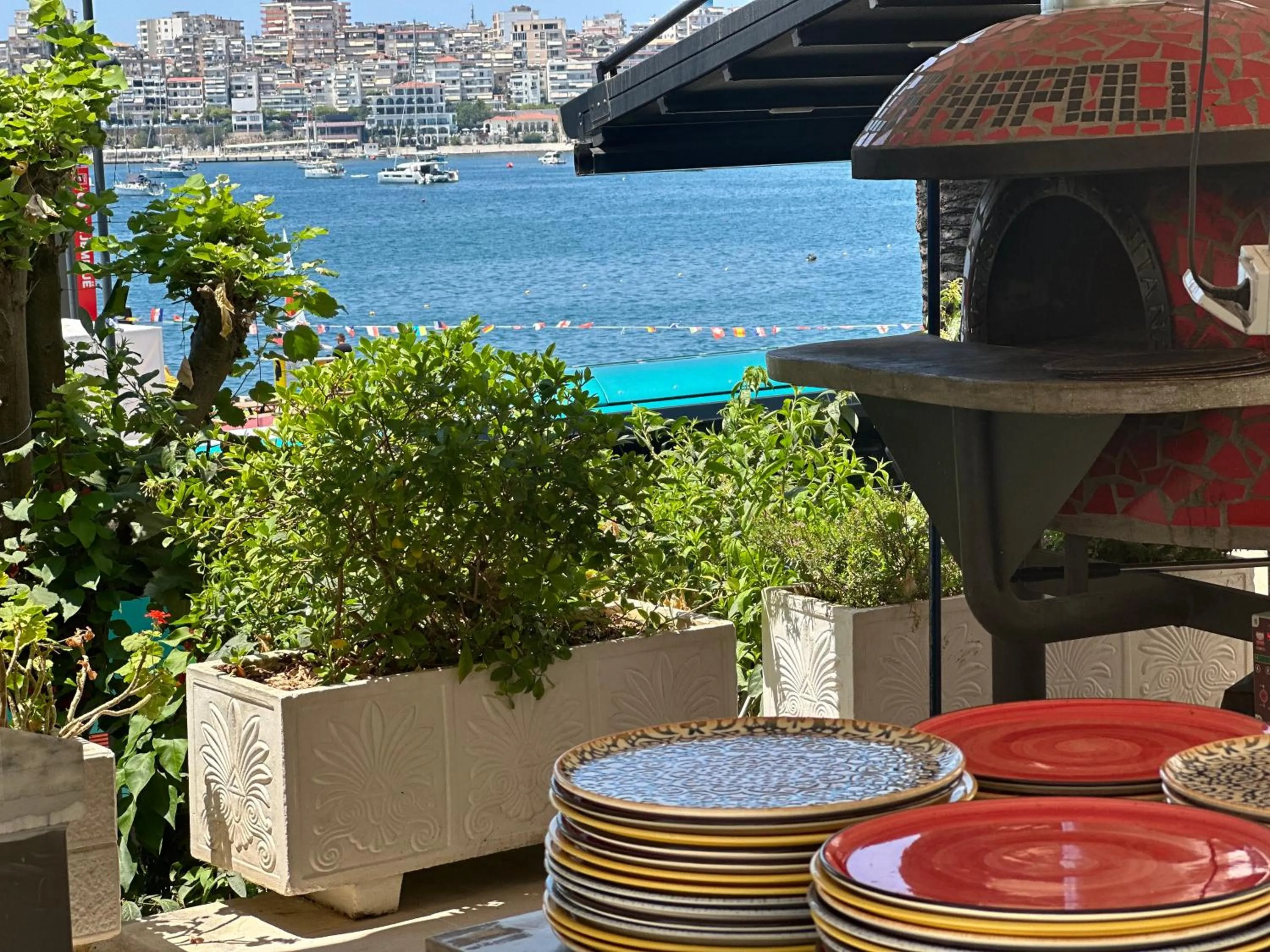 Restaurant/places to eat in Vila Duraku