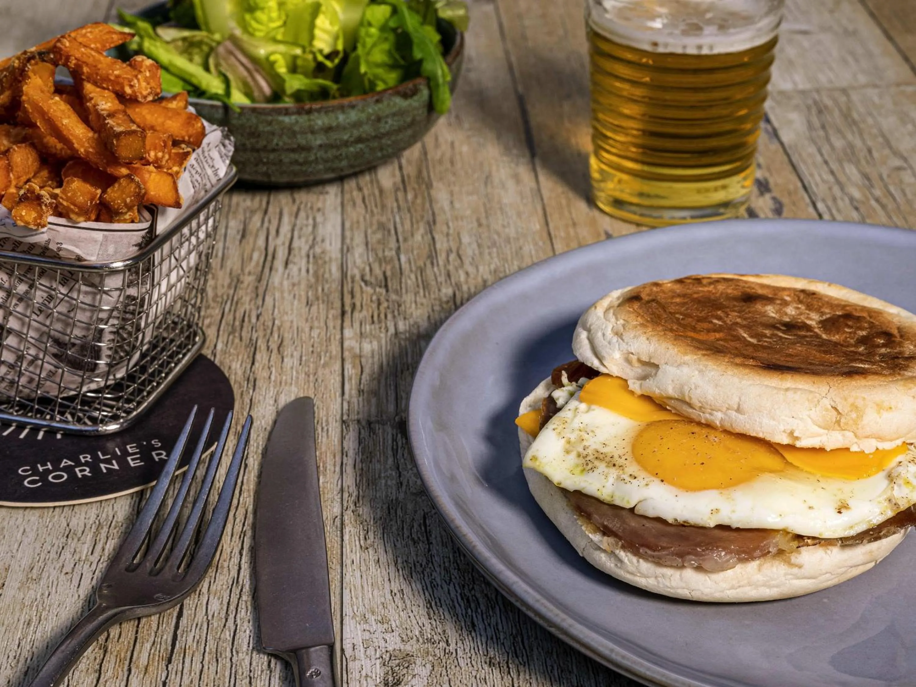 Restaurant/places to eat in ibis Nanterre La Défense