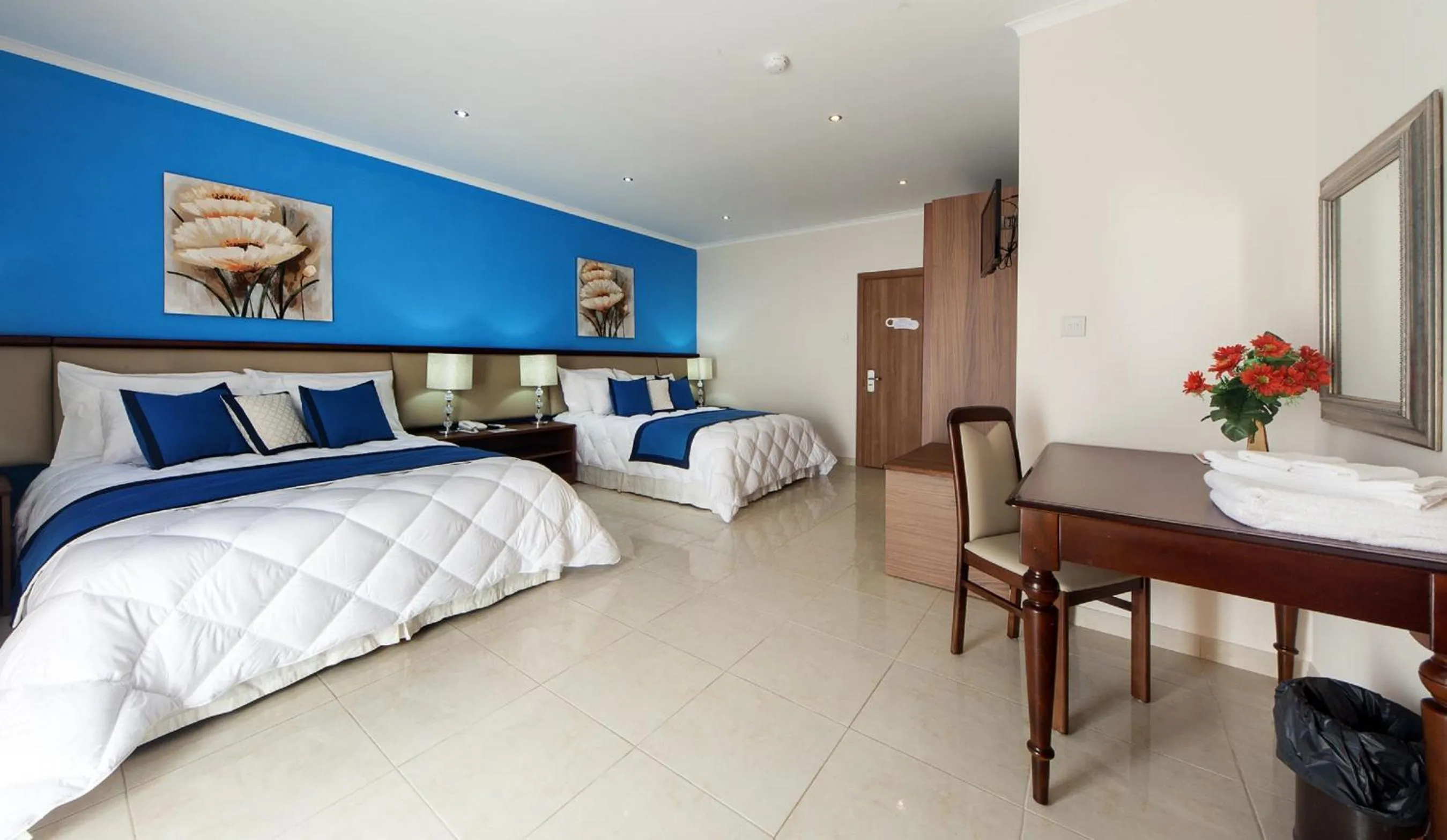 TV and multimedia, Bed in Port View Guesthouse