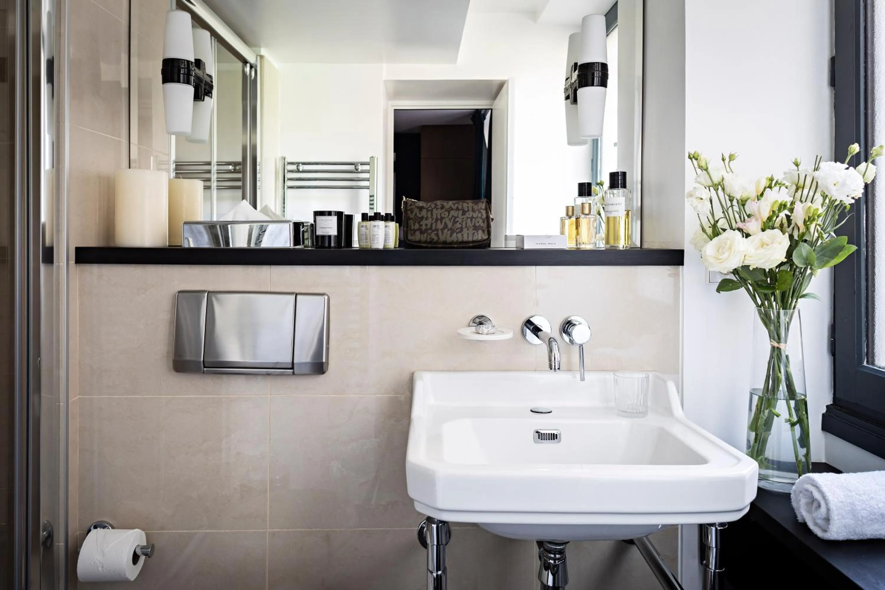 Bedroom in Holiday Inn Paris Palais de l'Elysée by IHG