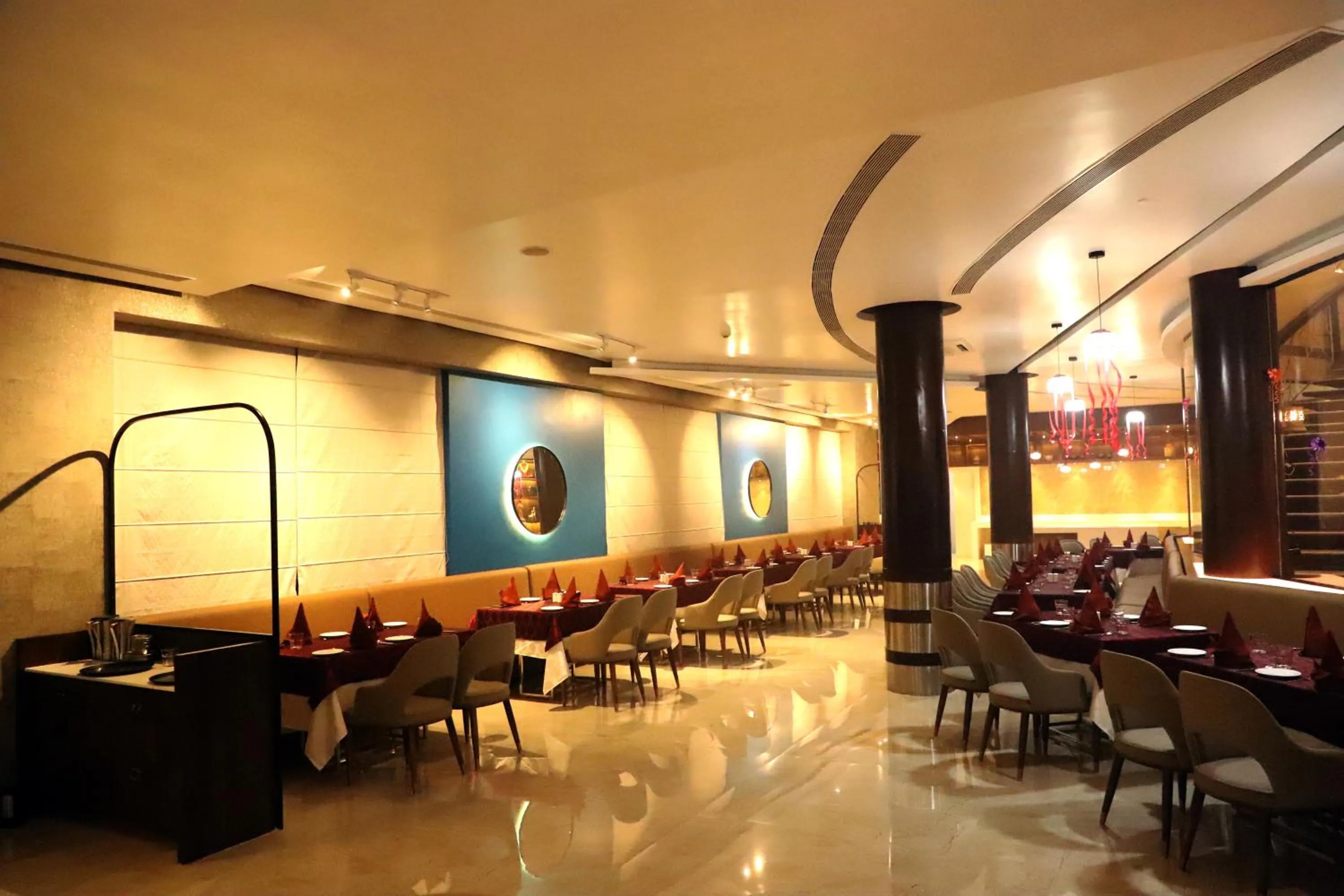 Restaurant/places to eat in St Laurn The Spiritual Resort