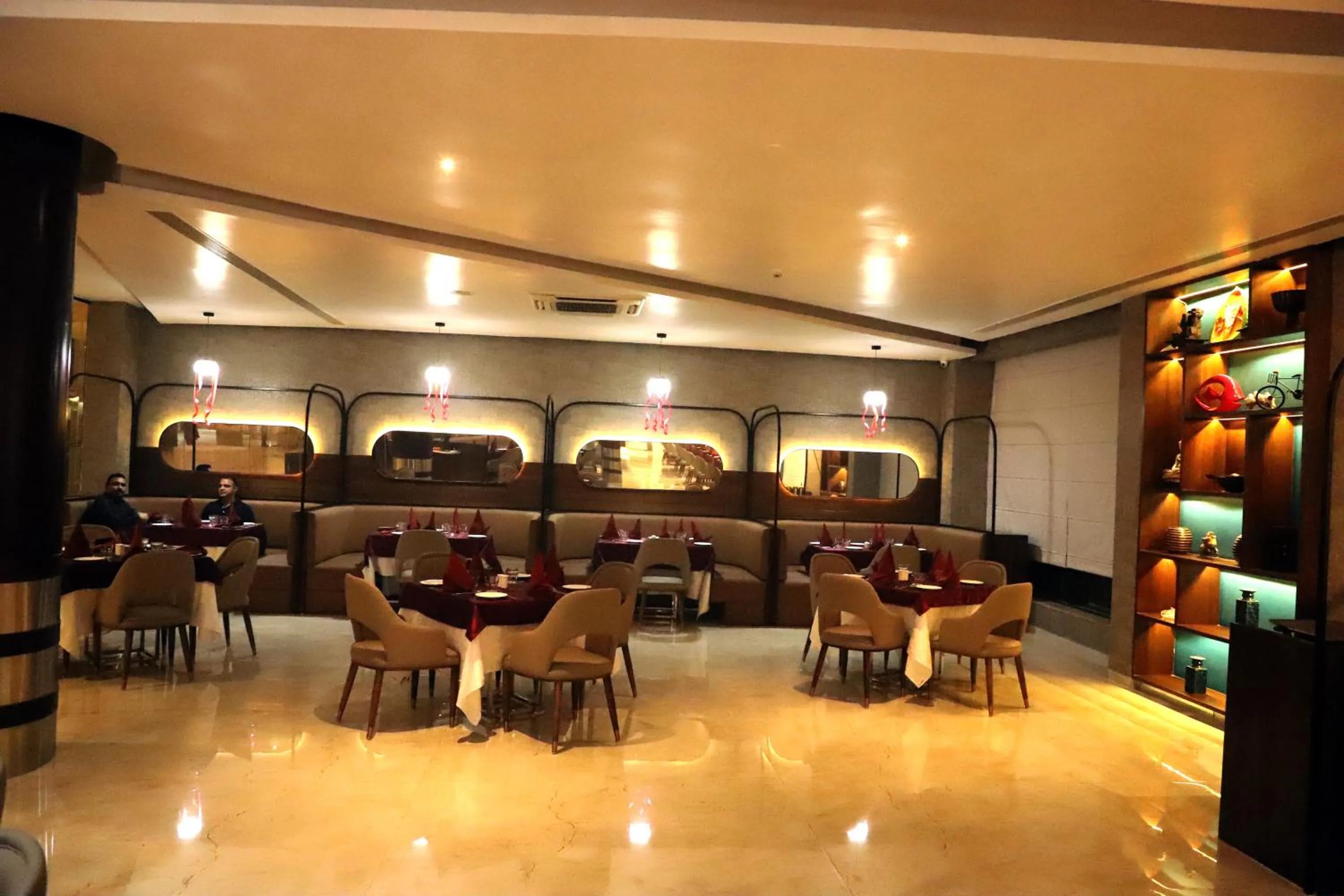 Restaurant/places to eat in St Laurn The Spiritual Resort