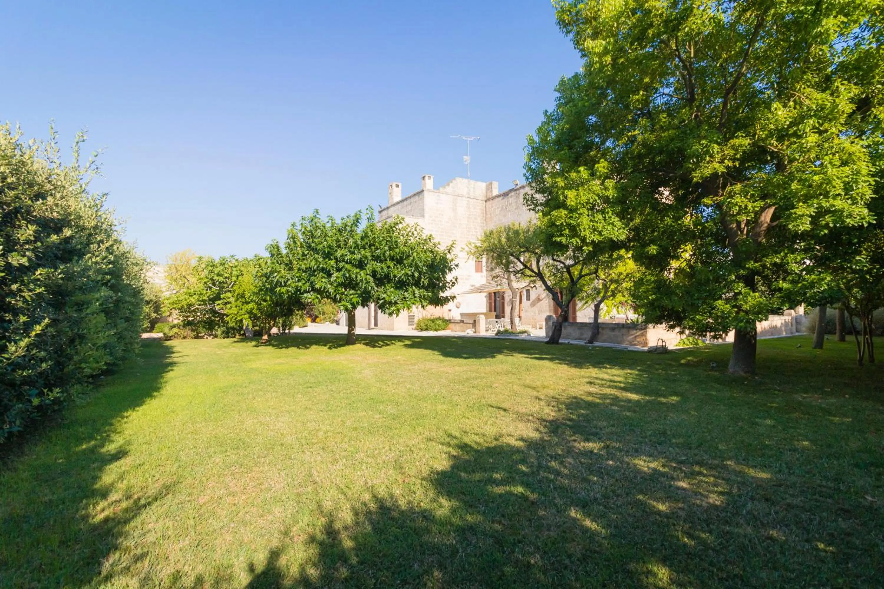 Garden in Villa Romasi