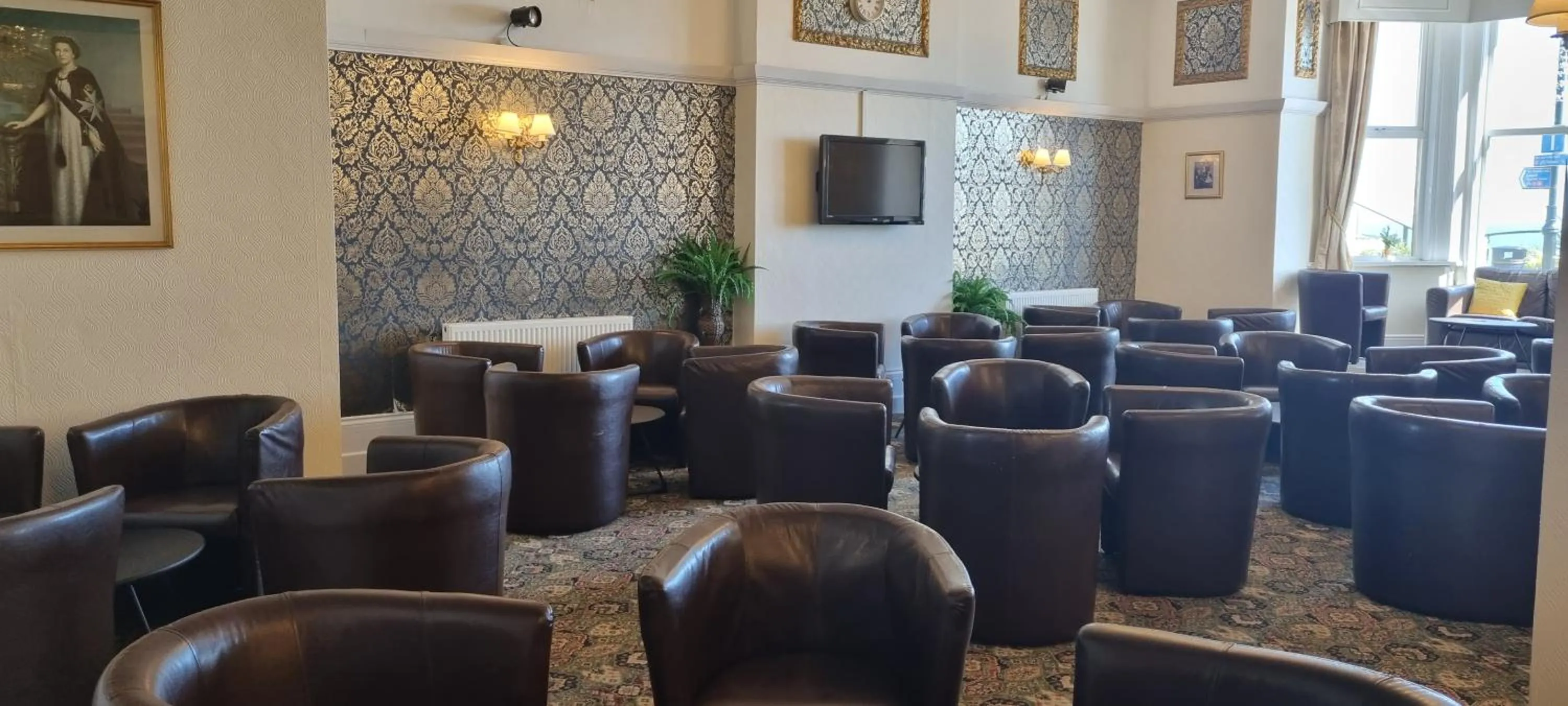 Communal lounge/ TV room in Royal Pier